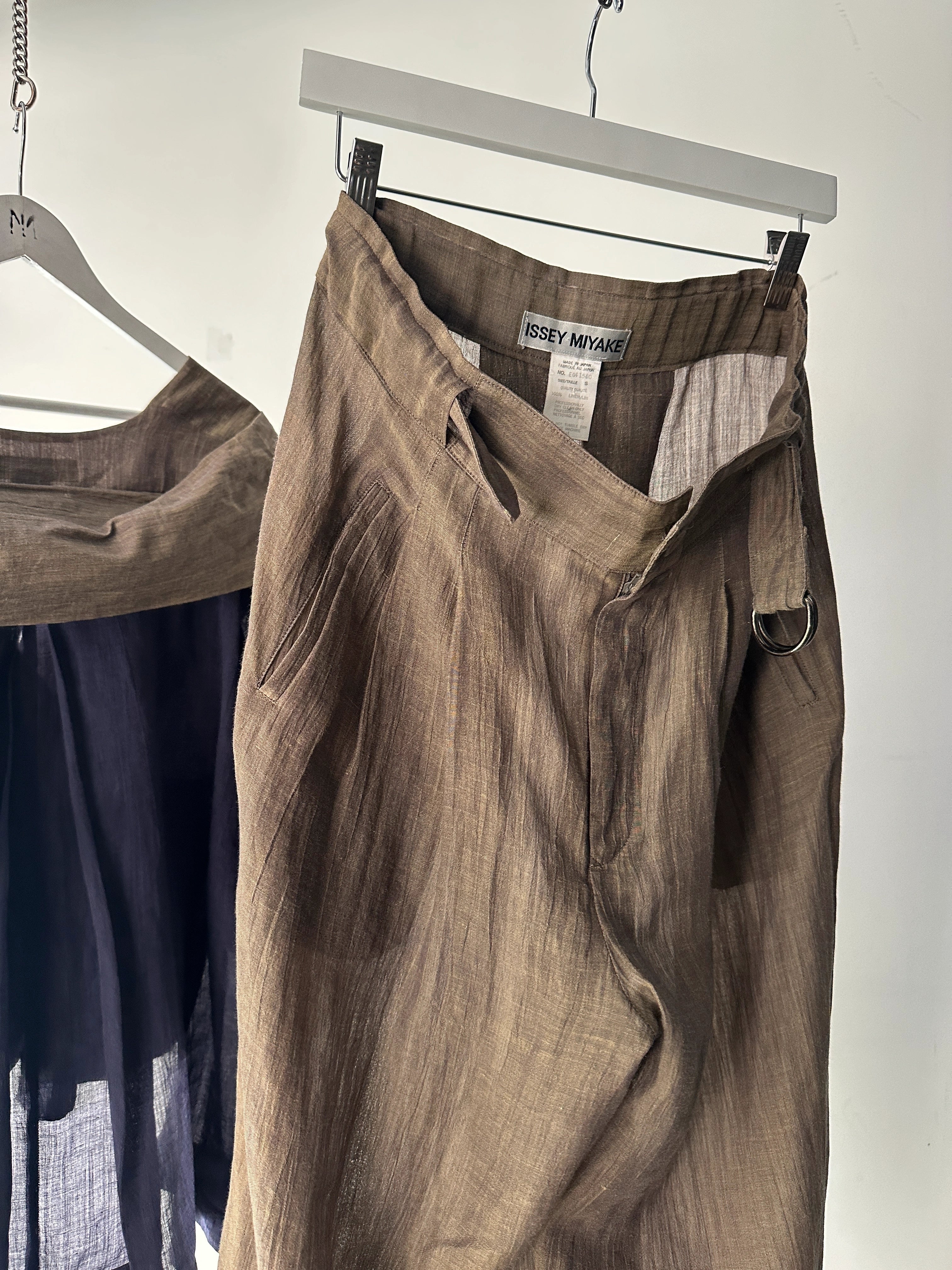 ISSEY MIYAKE - 1990s 2 PIECES SET CONTRASTING TROUSERS AND BLOUSE