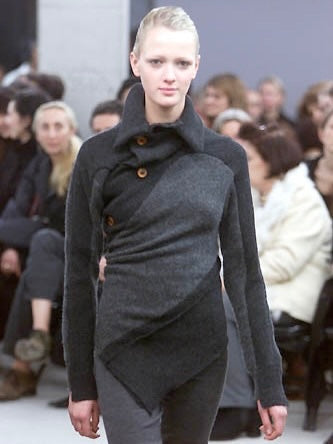 COMME DES GARÇONS - F/W 2002 ASYMMETRICAL KNIT TOP WITH FRONT AND BACK BUTTON EMBELLISHMENTS