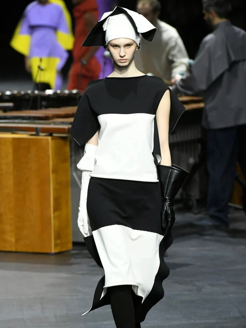 ISSEY MIYAKE -  F/W 2023 SCULPTURAL SKIRT WITH CURVED SIDE PANELS