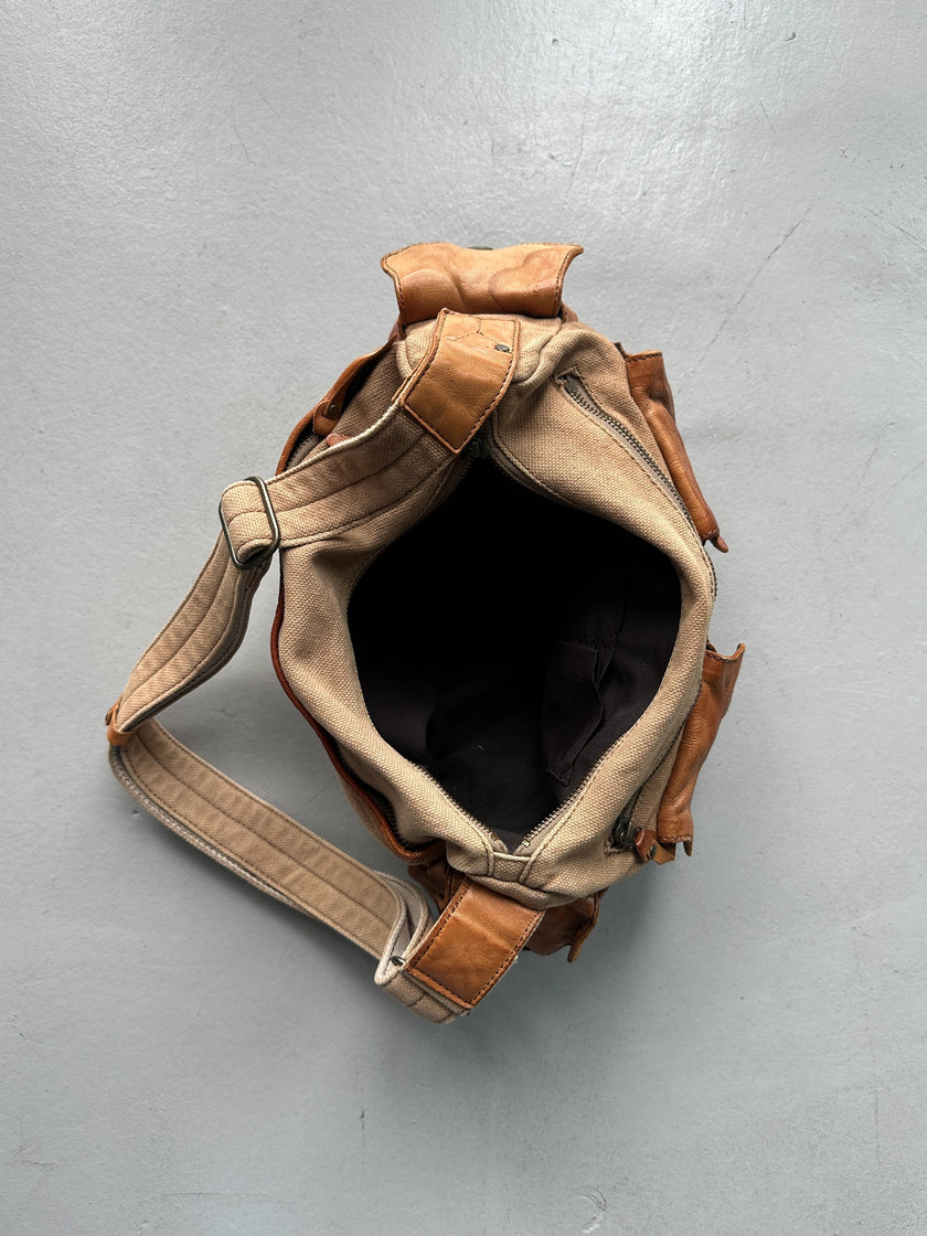 YOHJI YAMAMOTO Y'SACCS - 1990s SHOULDER BAG WITH OVERSIZED LEATHER POCKET