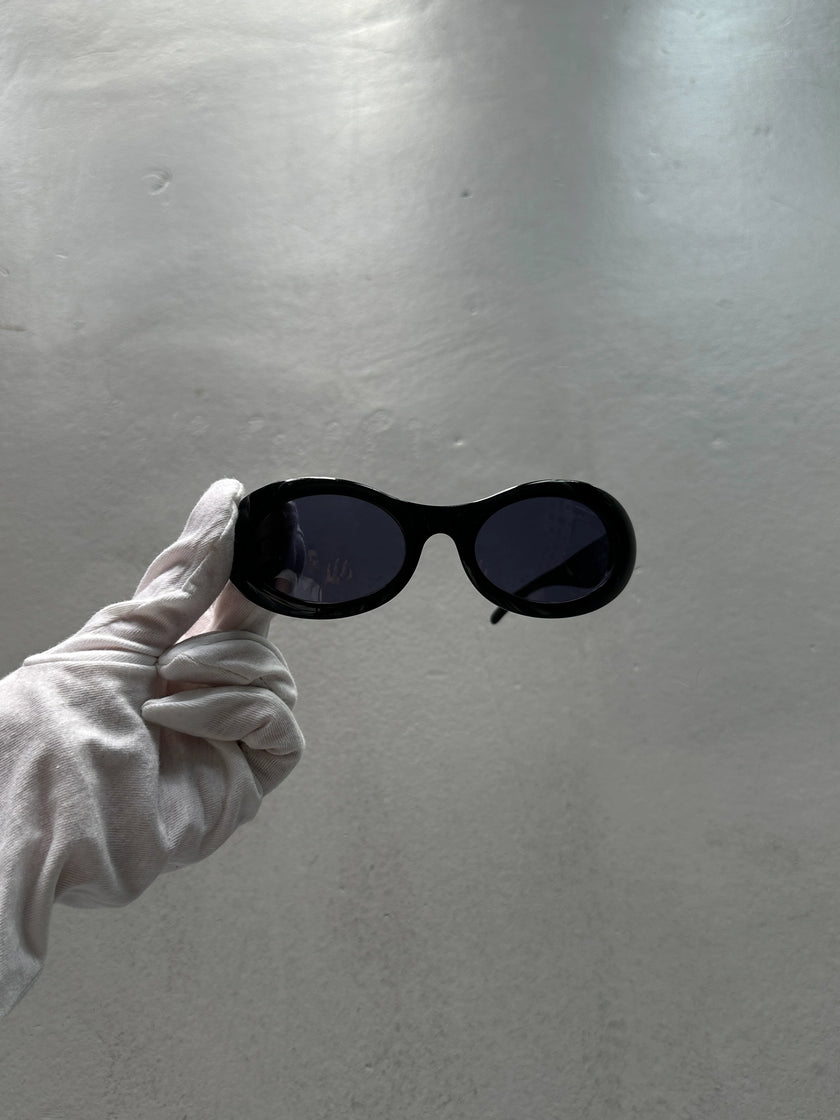 GUCCI - 1996 OVAL SUNGLASSES