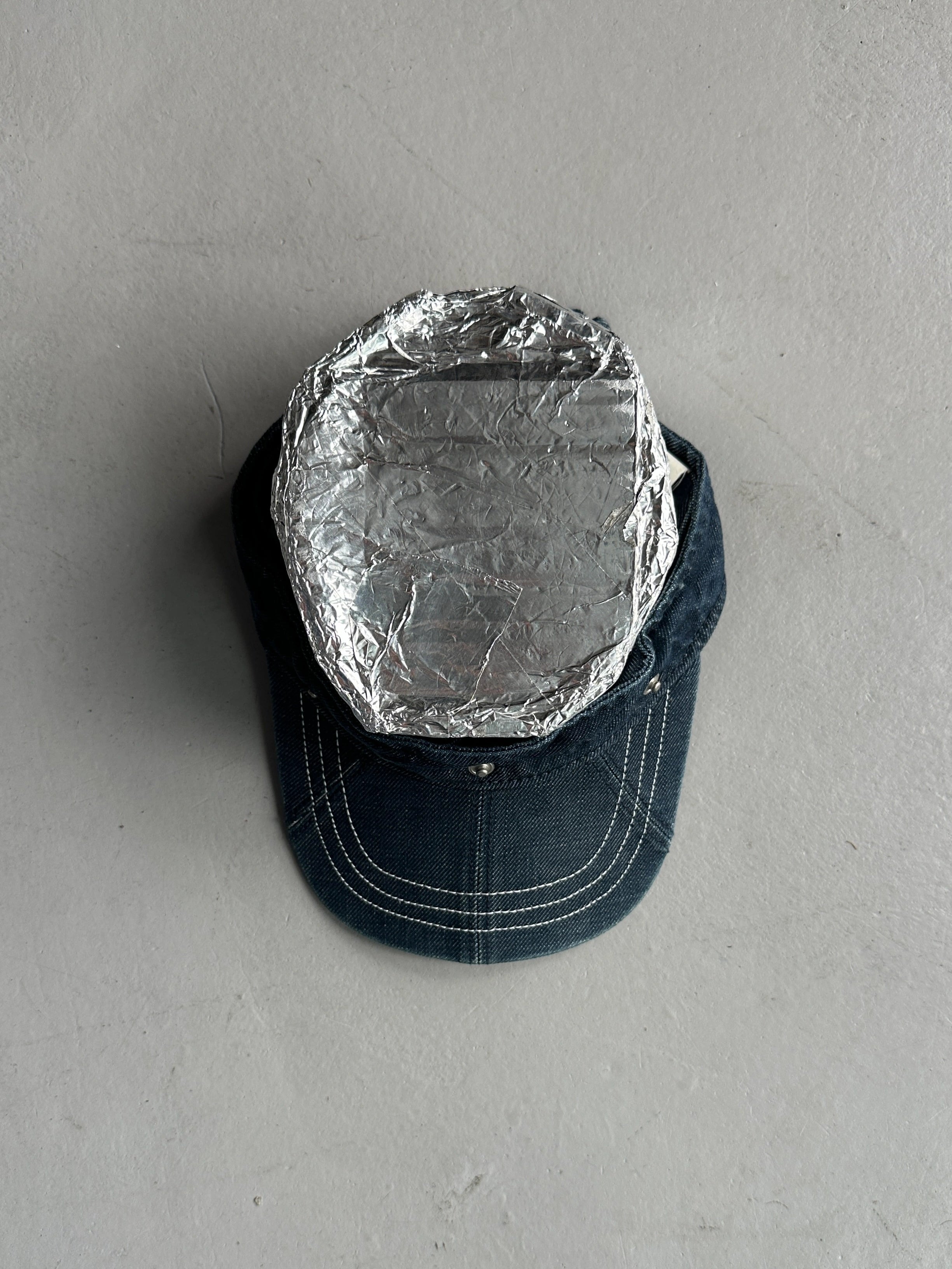 ARMANI JEANS- 1990s 2 IN 1 VISOR DENIM HAT