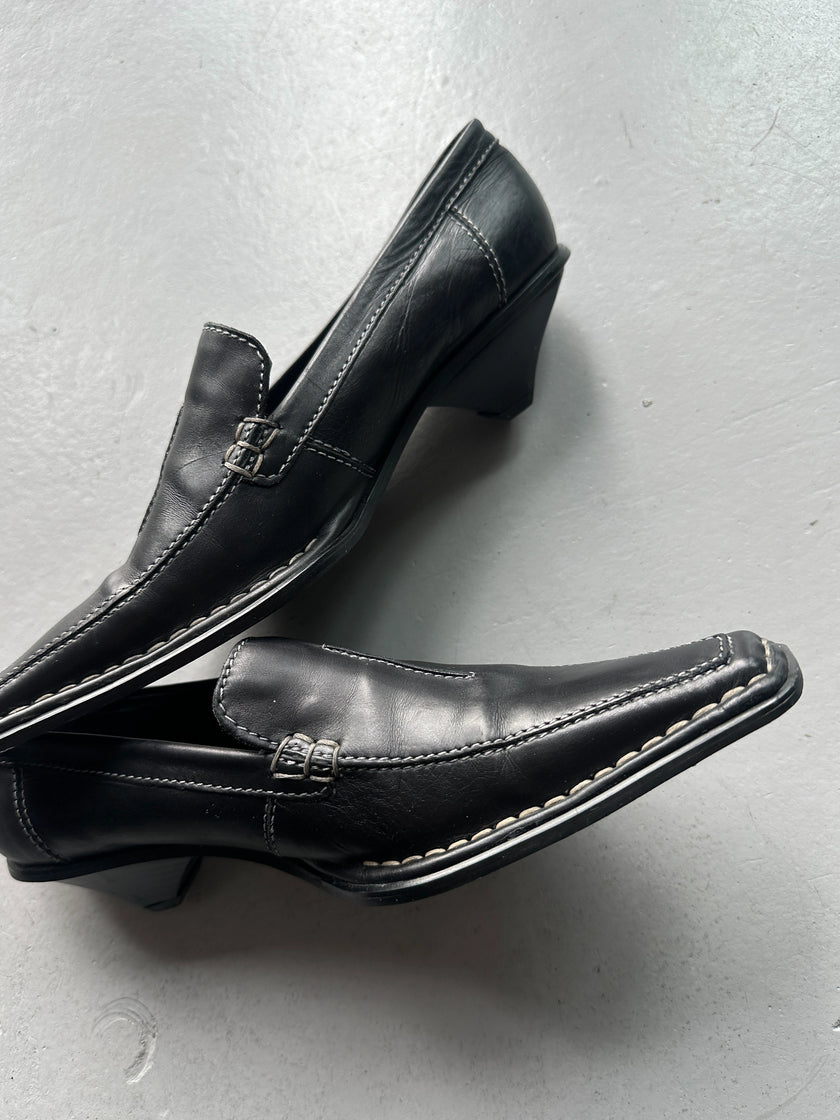 1990s KITTEN HEELS SLIP ON SHOES