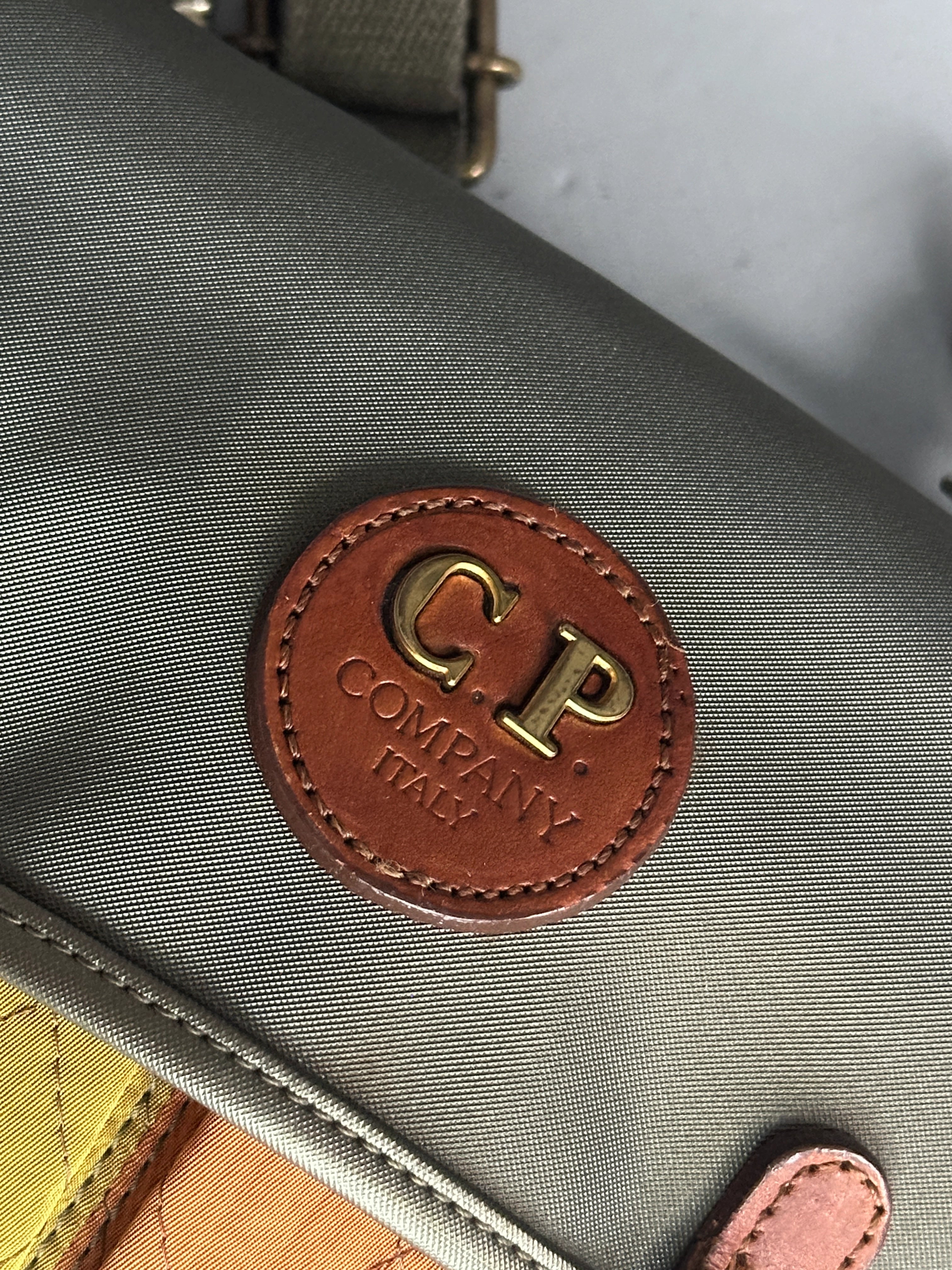 C.P. COMPANY - 1980s MESSENGER BAG WITH CONTRASTING QUILTED FRONT POCKETS