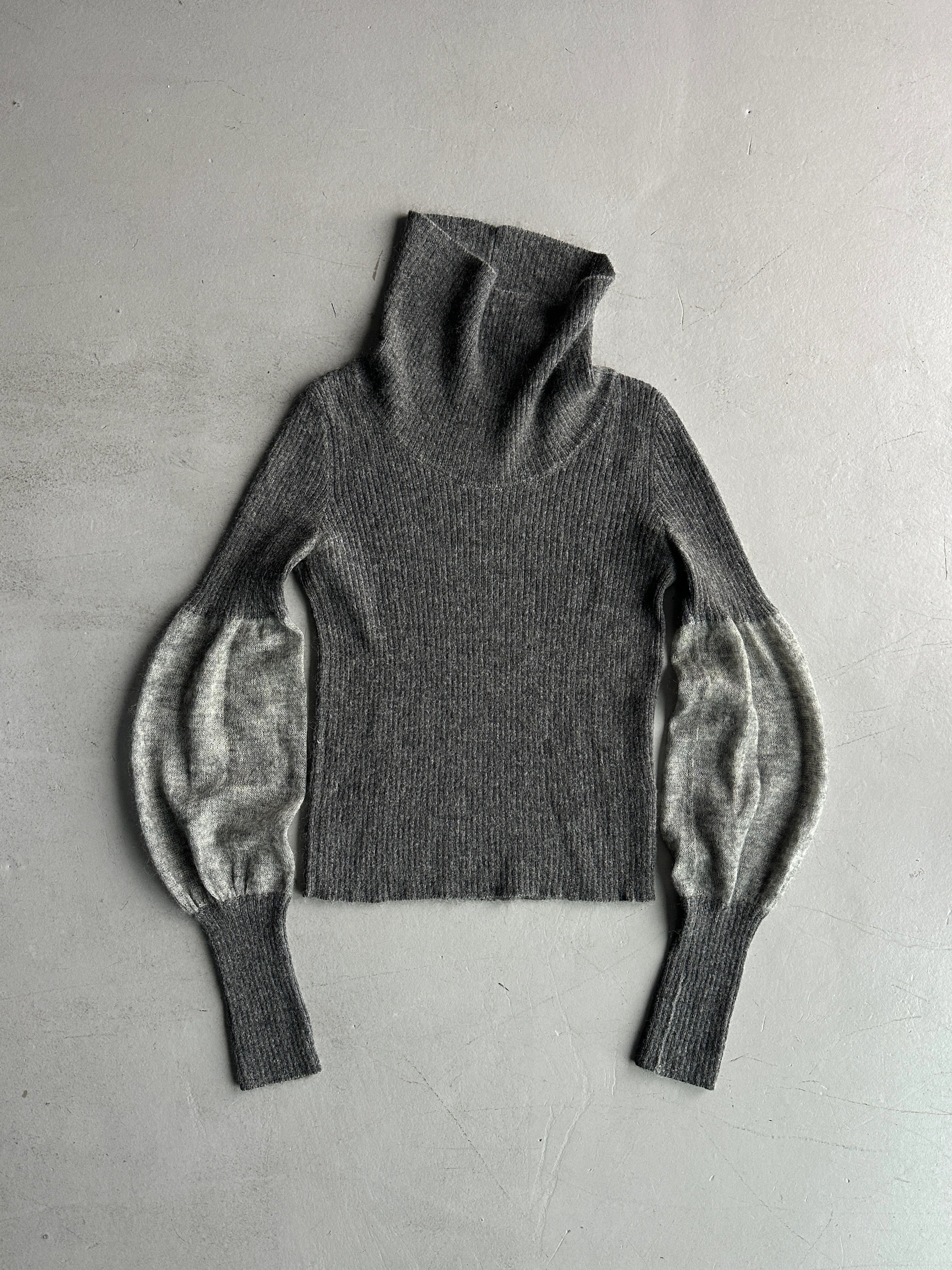 ITALIAN LABEL - early 2000s ELONGATED SLEEVE TURTLE NECK KNIT TOP