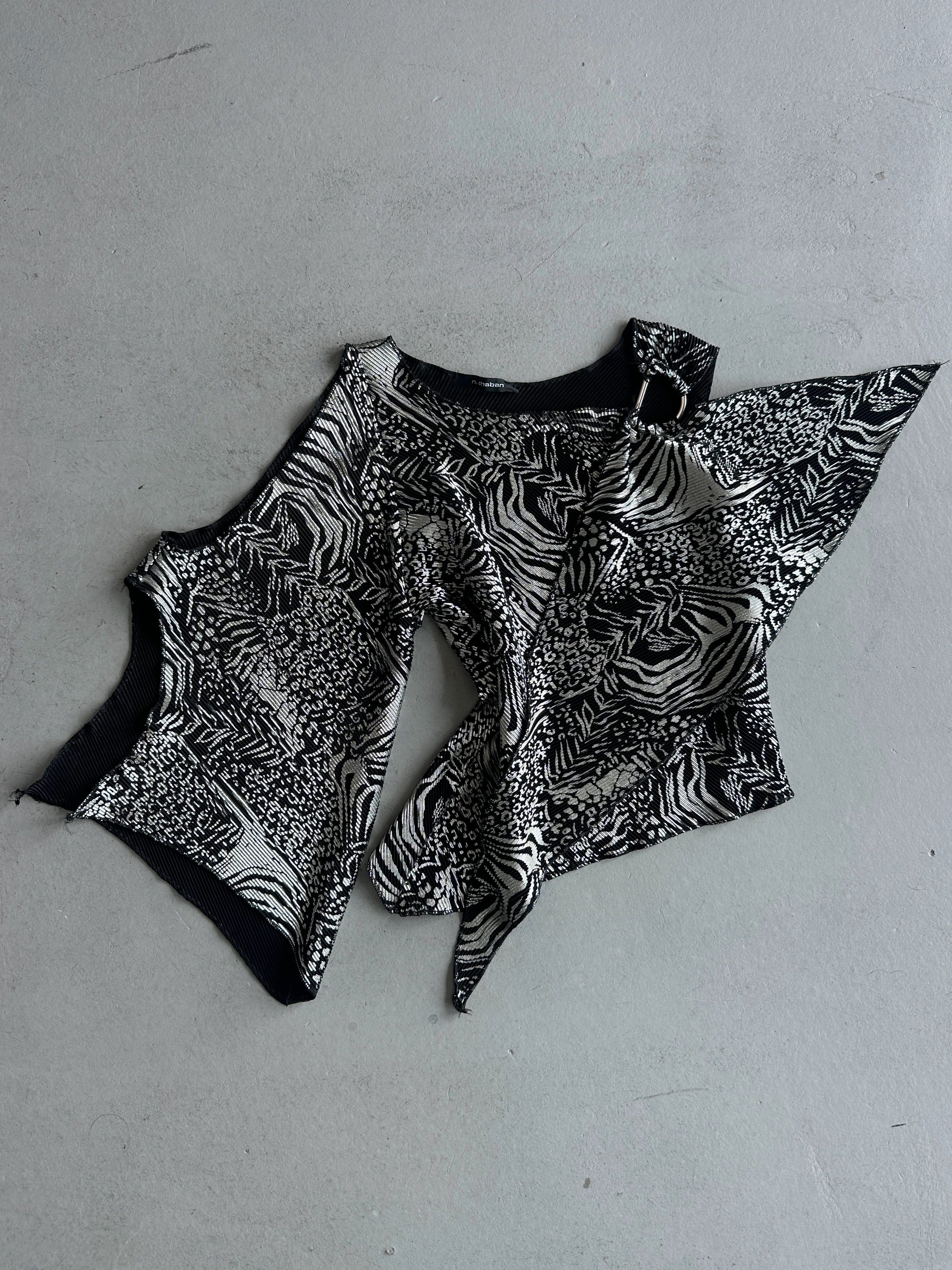 1990s ASYMMETRICAL TOP WITH FLOWING SLEEVE