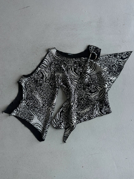 1990s ASYMMETRICAL TOP WITH FLOWING SLEEVE
