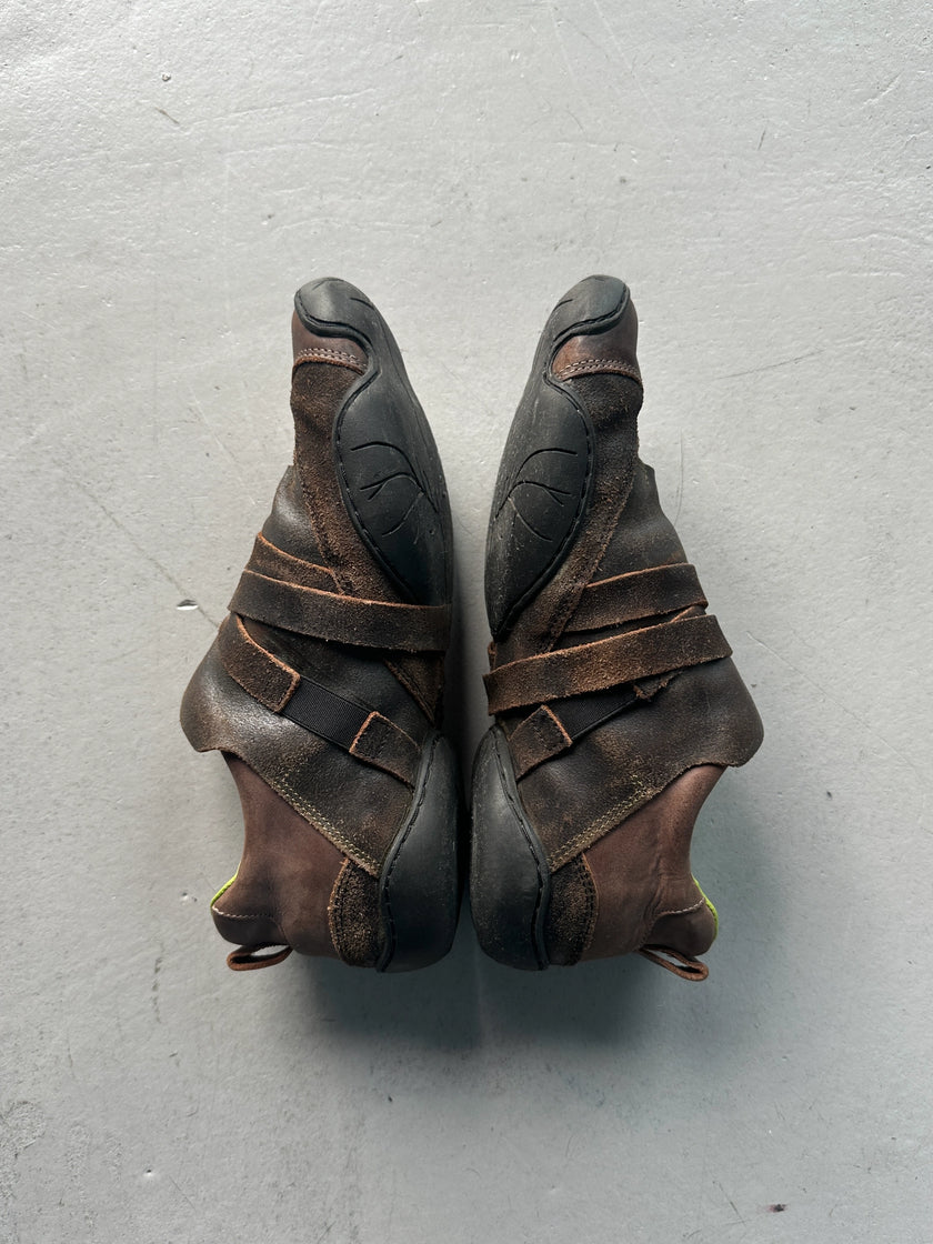 MARITHÉ + FRANÇOIS GIRBAUD - early 2000s ROUND TOE BONDAGE LEATHER SNEAKERS