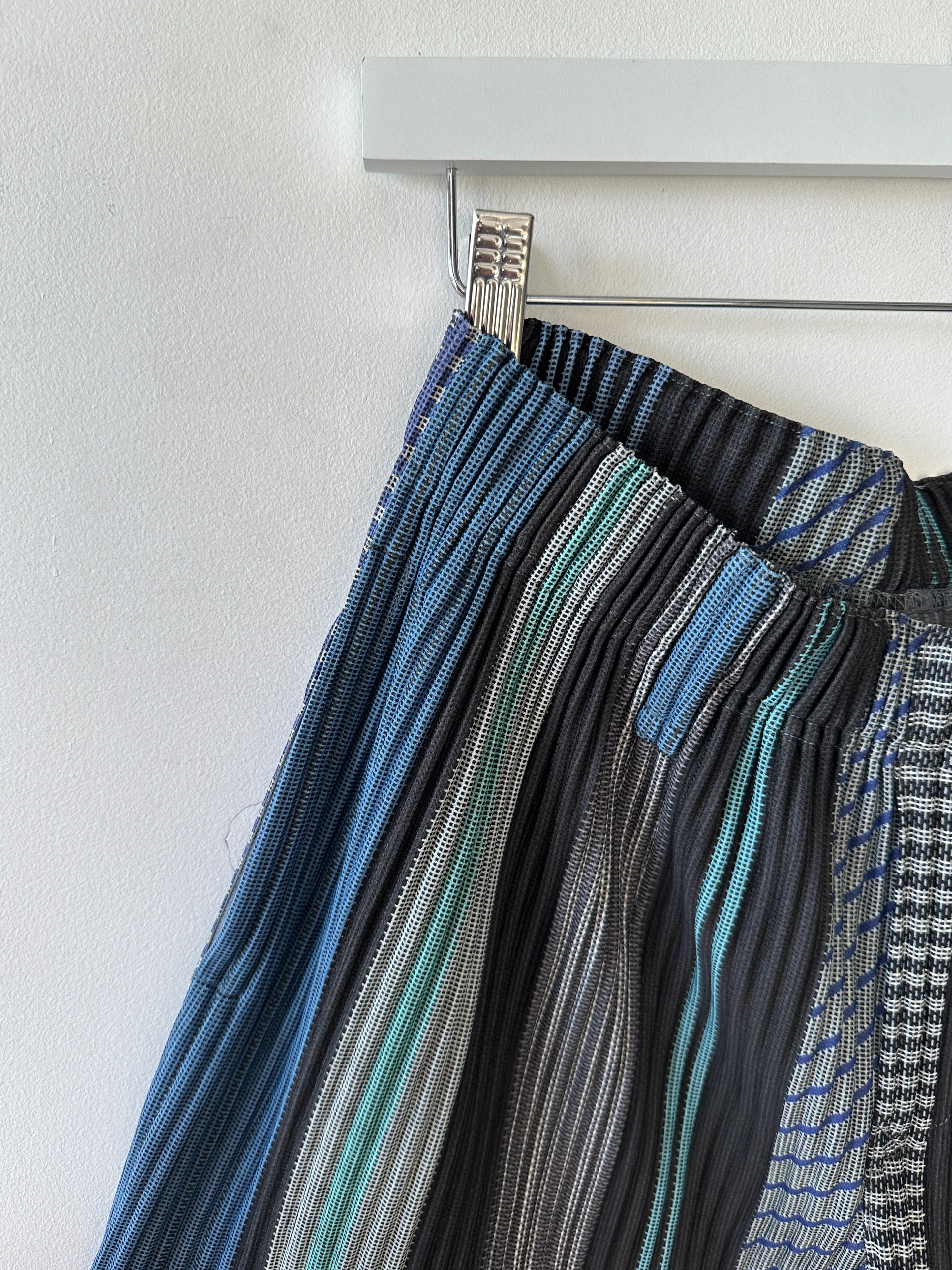 ISSEY MIYAKE - F/W 2021 PLEATED TROUSERS