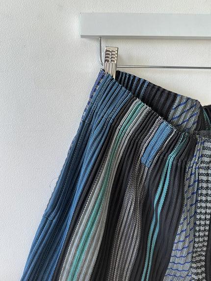 ISSEY MIYAKE - F/W 2021 PLEATED TROUSERS