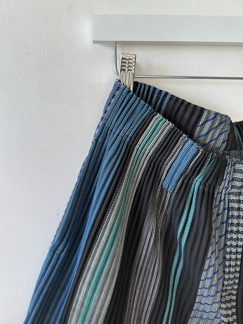 ISSEY MIYAKE - F/W 2021 PLEATED TROUSERS