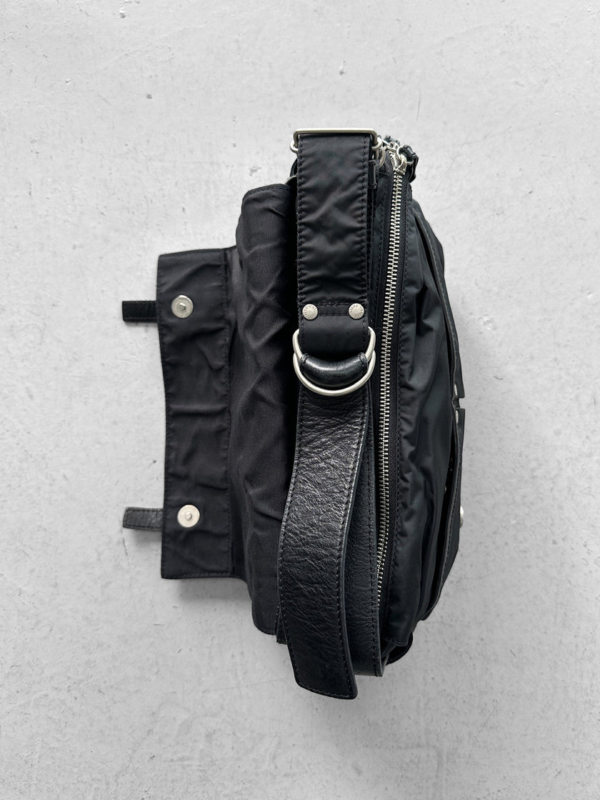 YOHJI YAMAMOTO Y'SACCS - late 1990s-2000s NYLON MESSENGER BAG WITH LEATHER FRONT PANEL