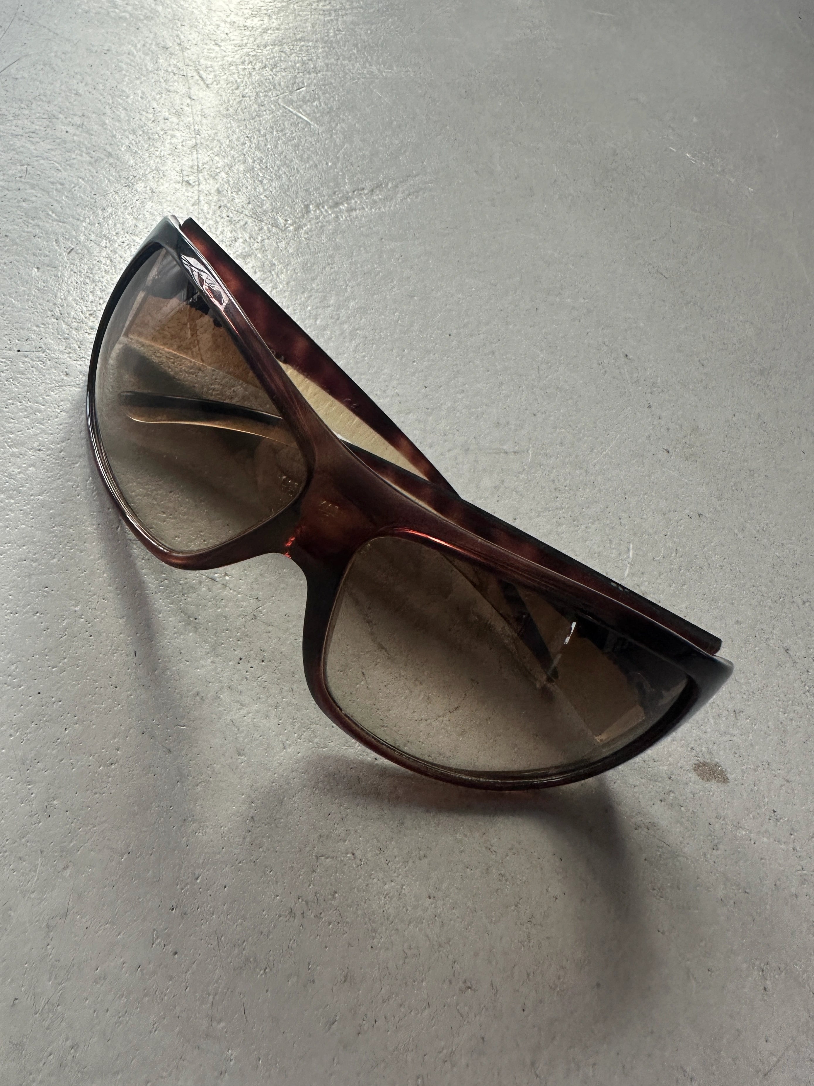 PRADA - 1990s OVERSIZED WRAP AROUND SUNGLASSES