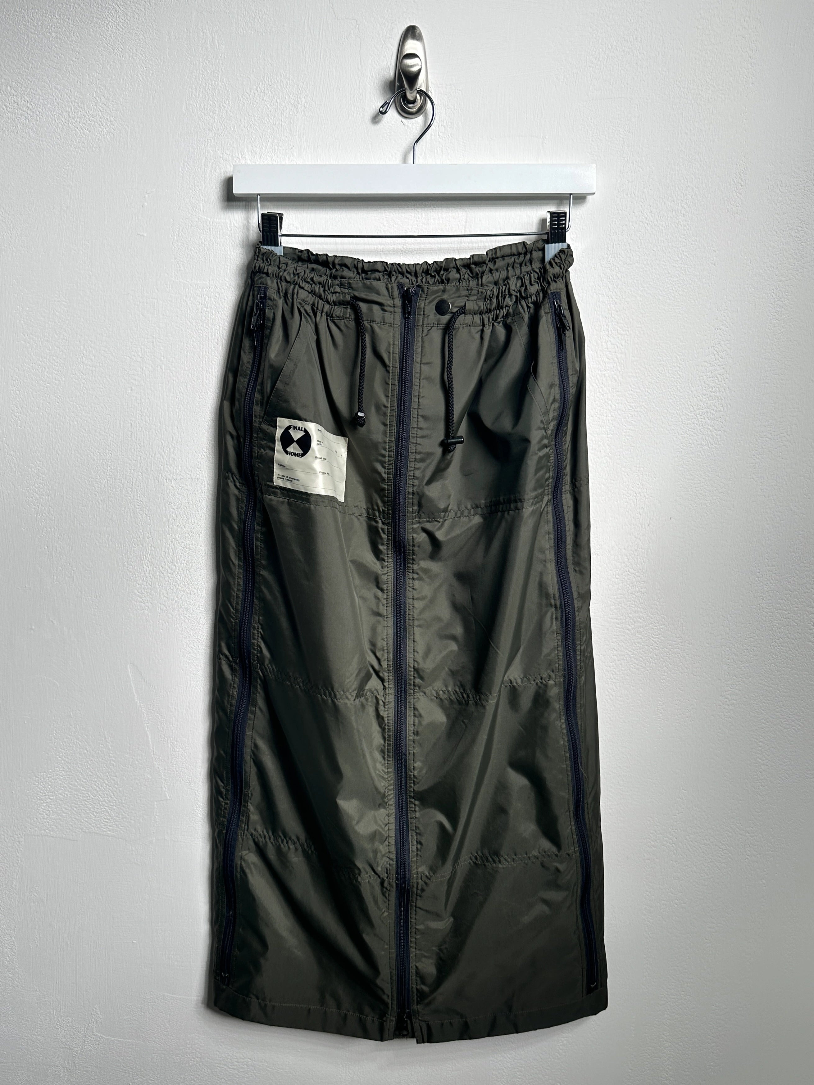 FINAL HOME - early 2000s NYLON MAXY SKIRT WITH ZIPPED SIDE POCKETS