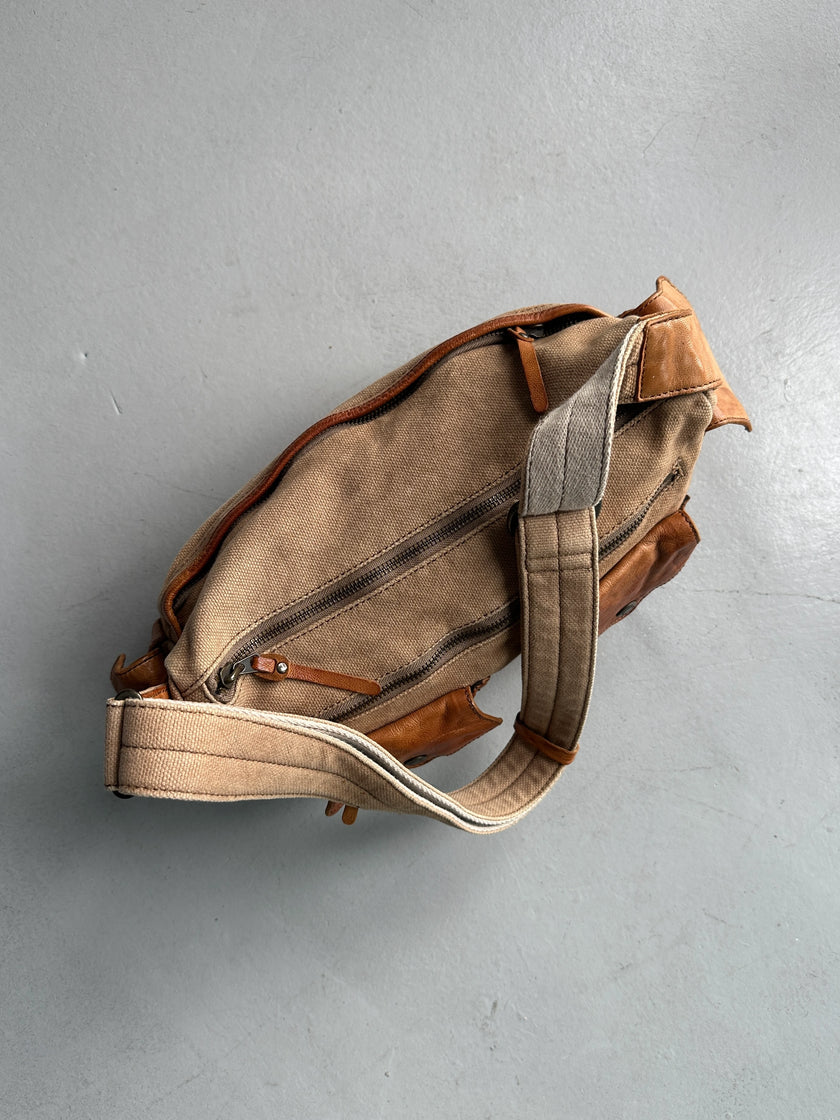 YOHJI YAMAMOTO Y'SACCS - 1990s SHOULDER BAG WITH OVERSIZED LEATHER POCKET