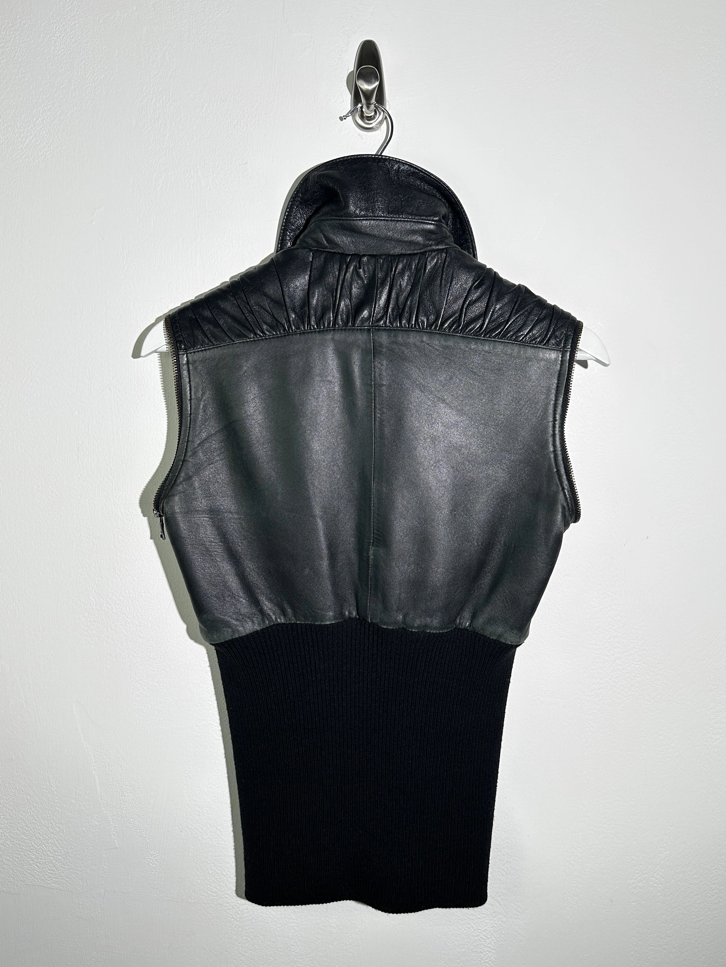 DOLCE & GABBANA - S/S 2003 2 IN 1 LEATHER JACKET WITH PANELED WAIST AND ZIP OFF SLEEVE
