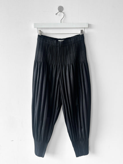 ISSEY MIYAKE PLEATS PLEASE - S/S 2015 SEMI TRANSPARENT LEGS CROPPED PANTS