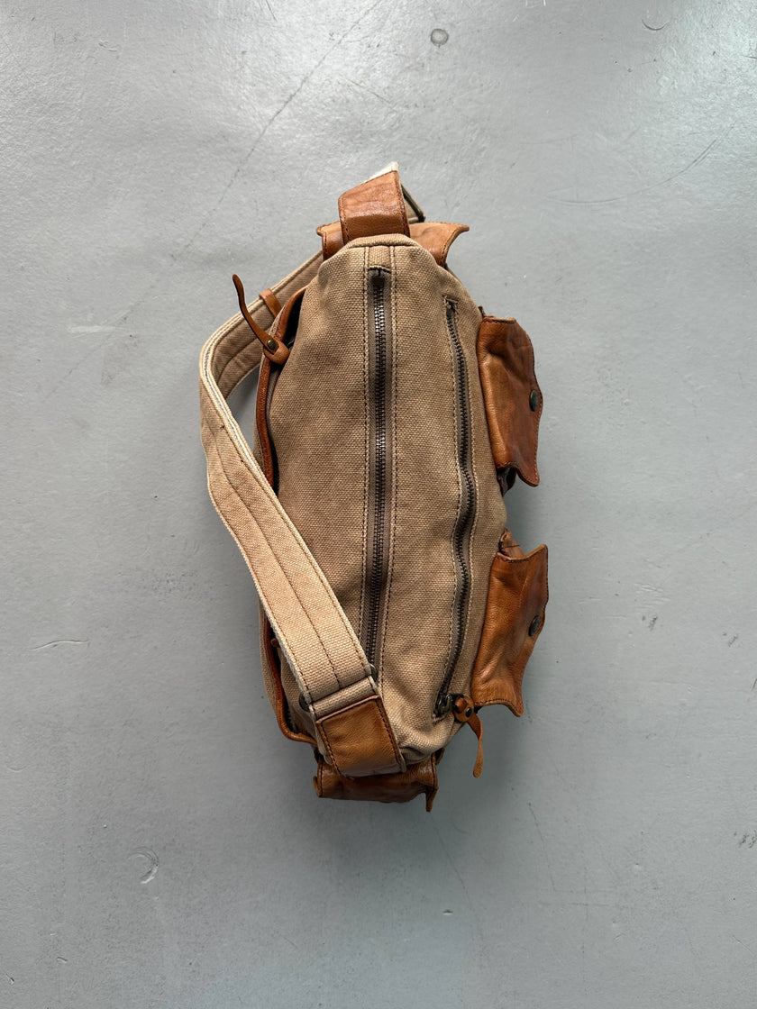 YOHJI YAMAMOTO Y'SACCS - 1990s SHOULDER BAG WITH OVERSIZED LEATHER POCKET