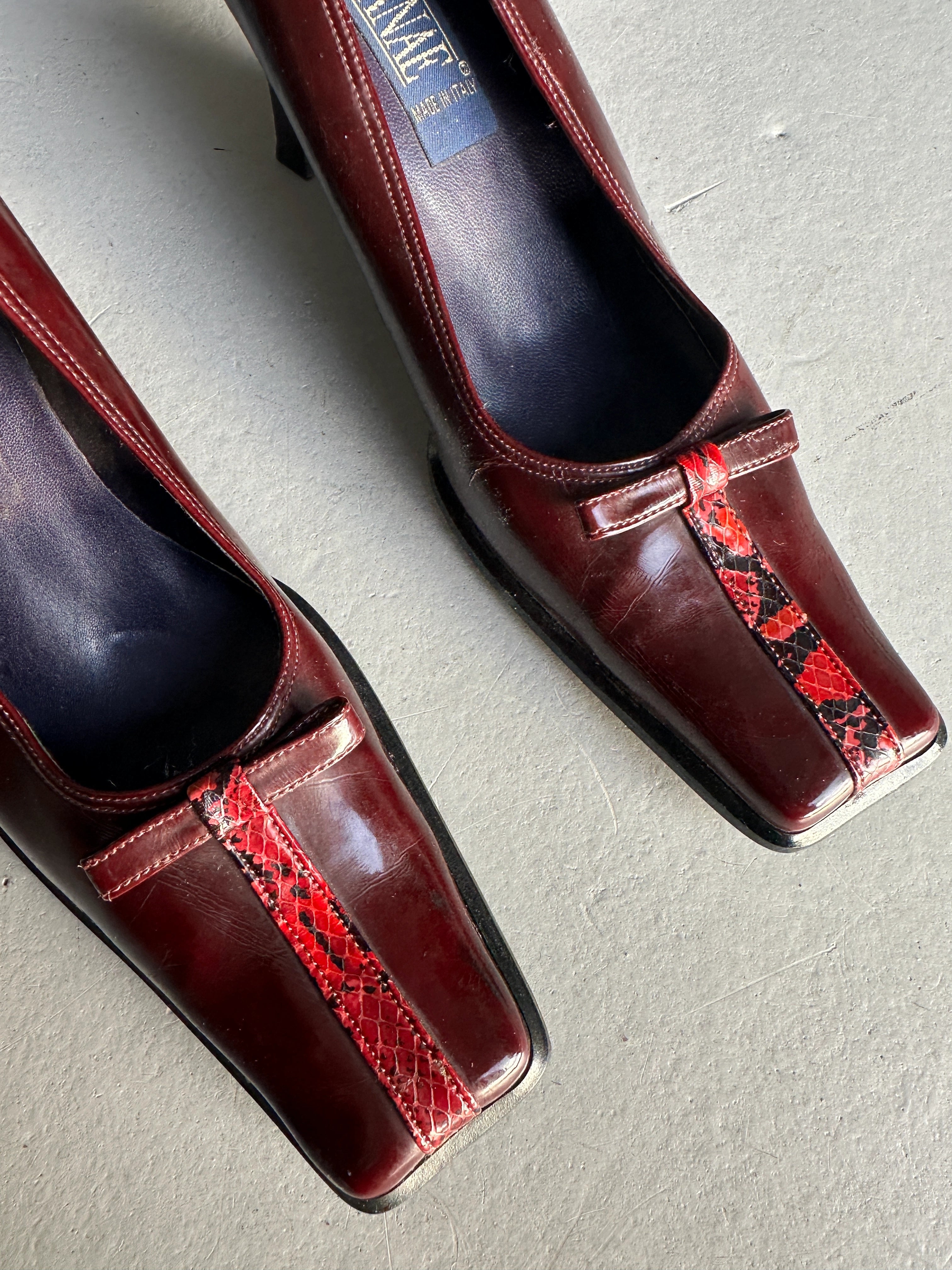 ITALIAN LABEL 1990s SQUARE TOE LEATHER PUMPS