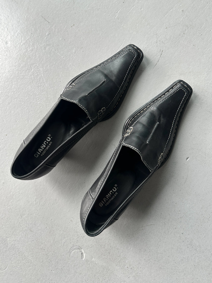 1990s KITTEN HEELS SLIP ON SHOES