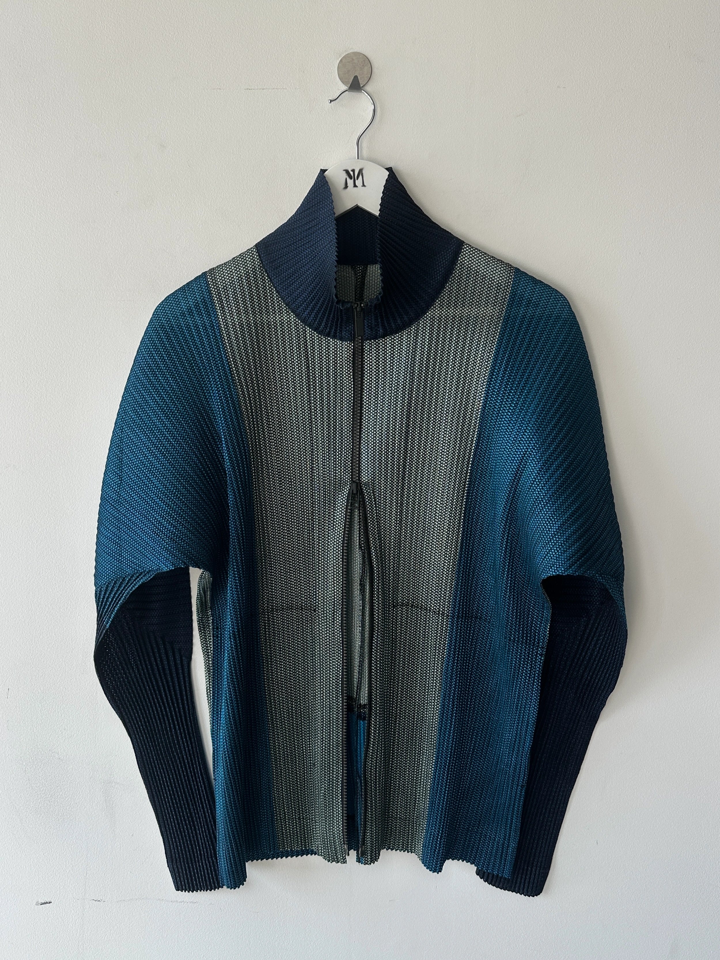 ISSEY MIYAKE - A/W 2013 PLEATED ZIPPED LONG SLEEVE TOP
