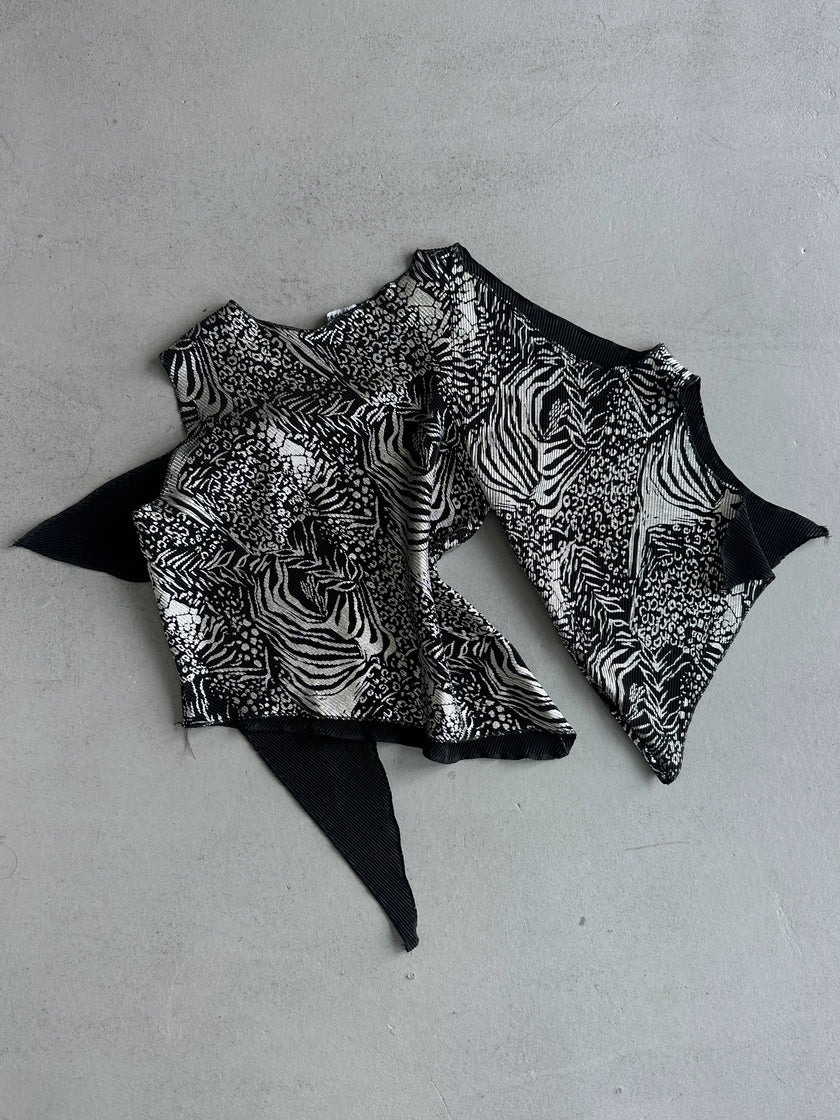 1990s ASYMMETRICAL TOP WITH FLOWING SLEEVE