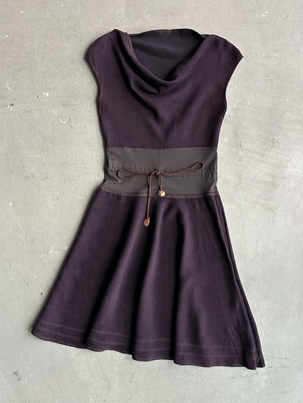 1990s TEXTURED FLARED DRESS WITH CONTRASTING WAISTBAND