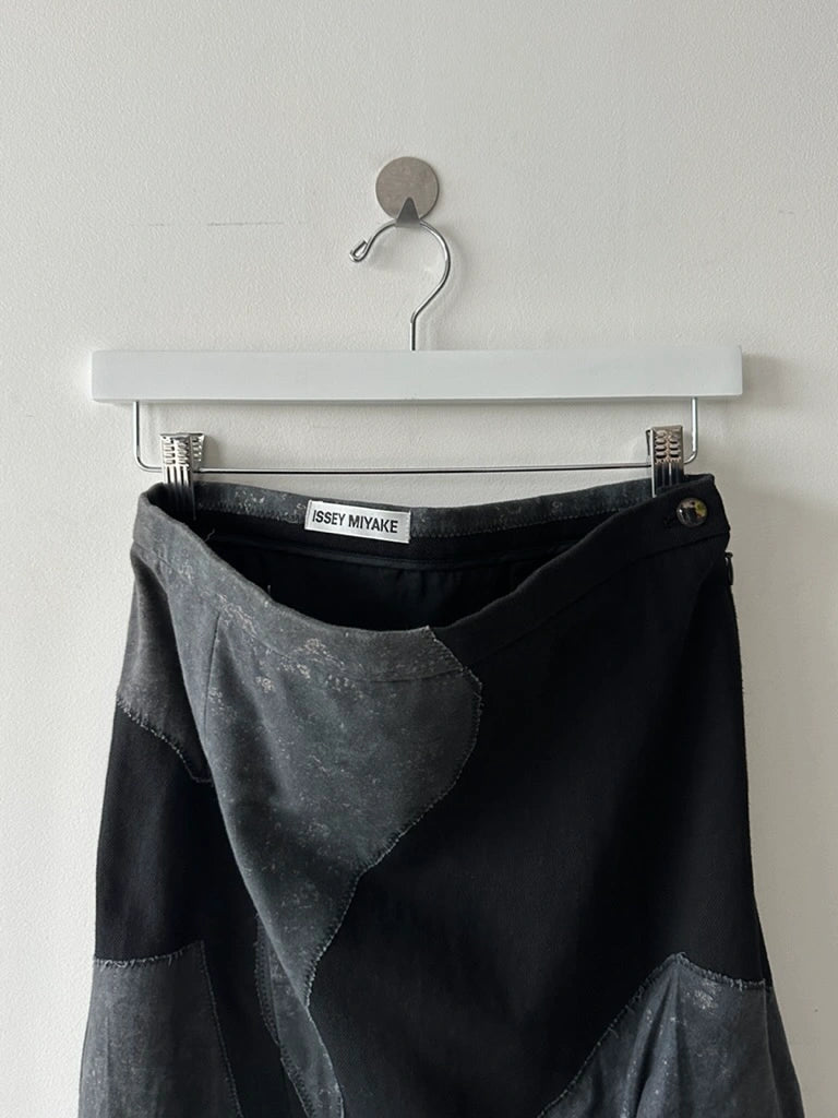 ISSEY MIYAKE - A/W 2005 ASYMMETRICAL PANELED SKIRT