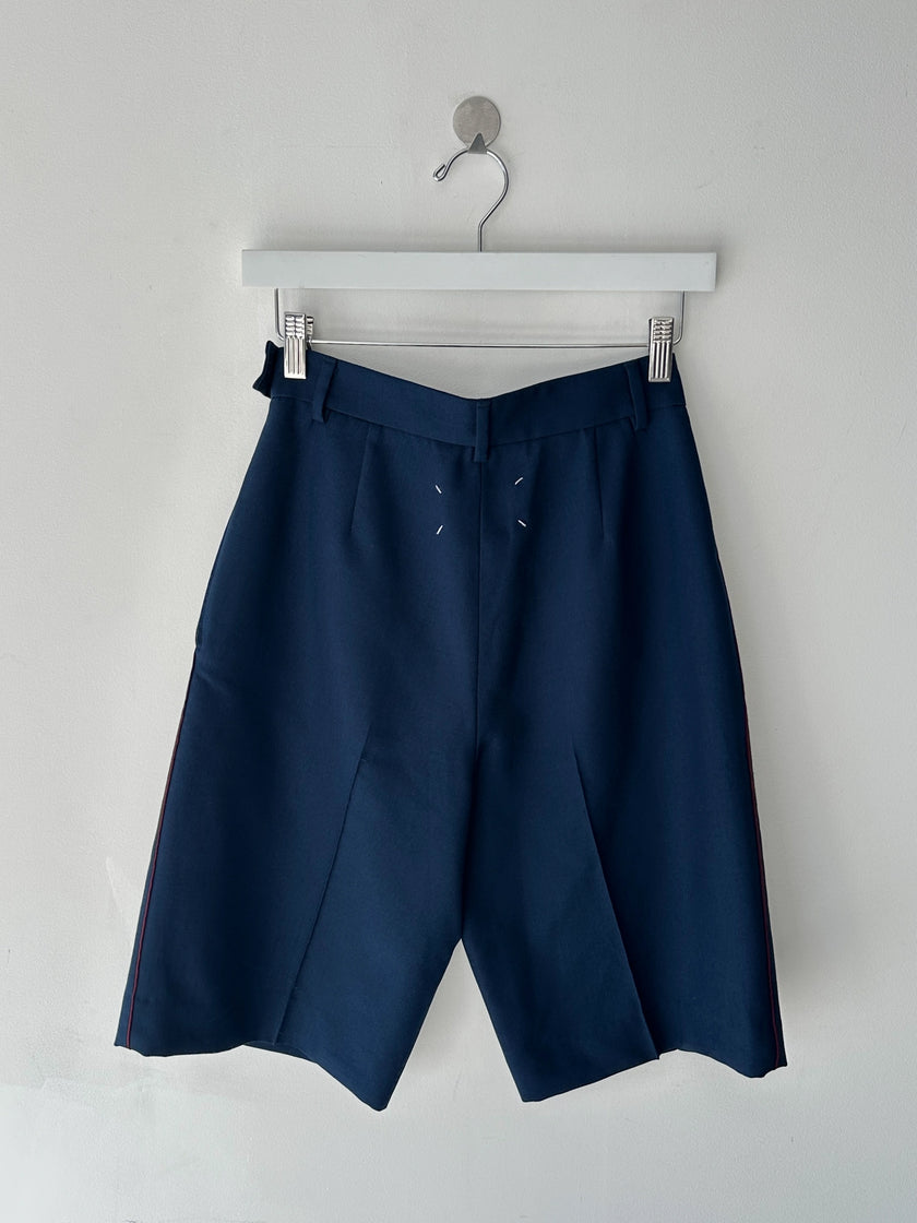 MAISON MARGIELA - F/W 2021 TAILORED BERMUDA SHORTS WITH FRONT PLEATS