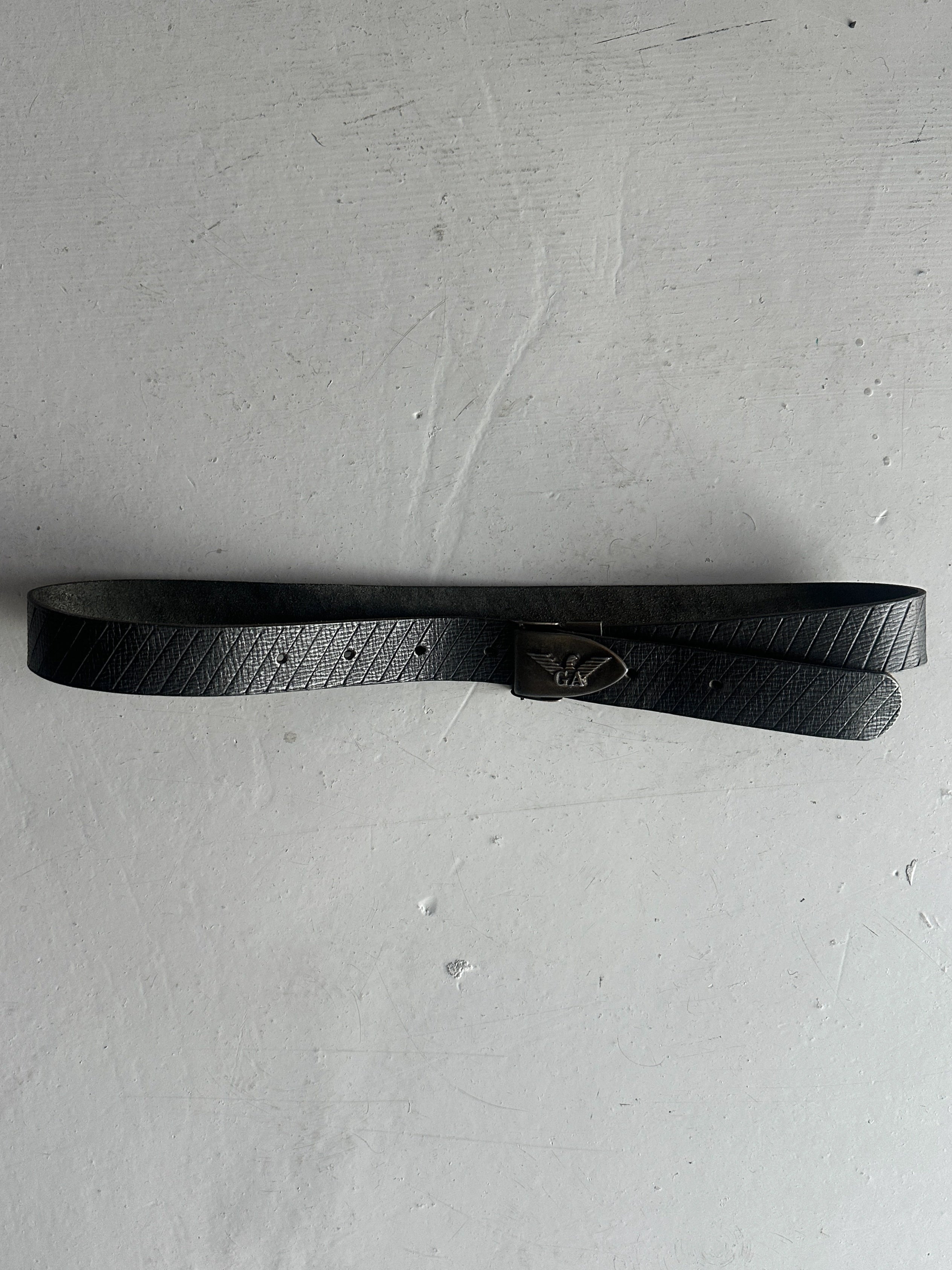 GIORGIO ARMANI  - 1980s EMBOSSED LEATHER BELT WITH BRASS BUCKLE