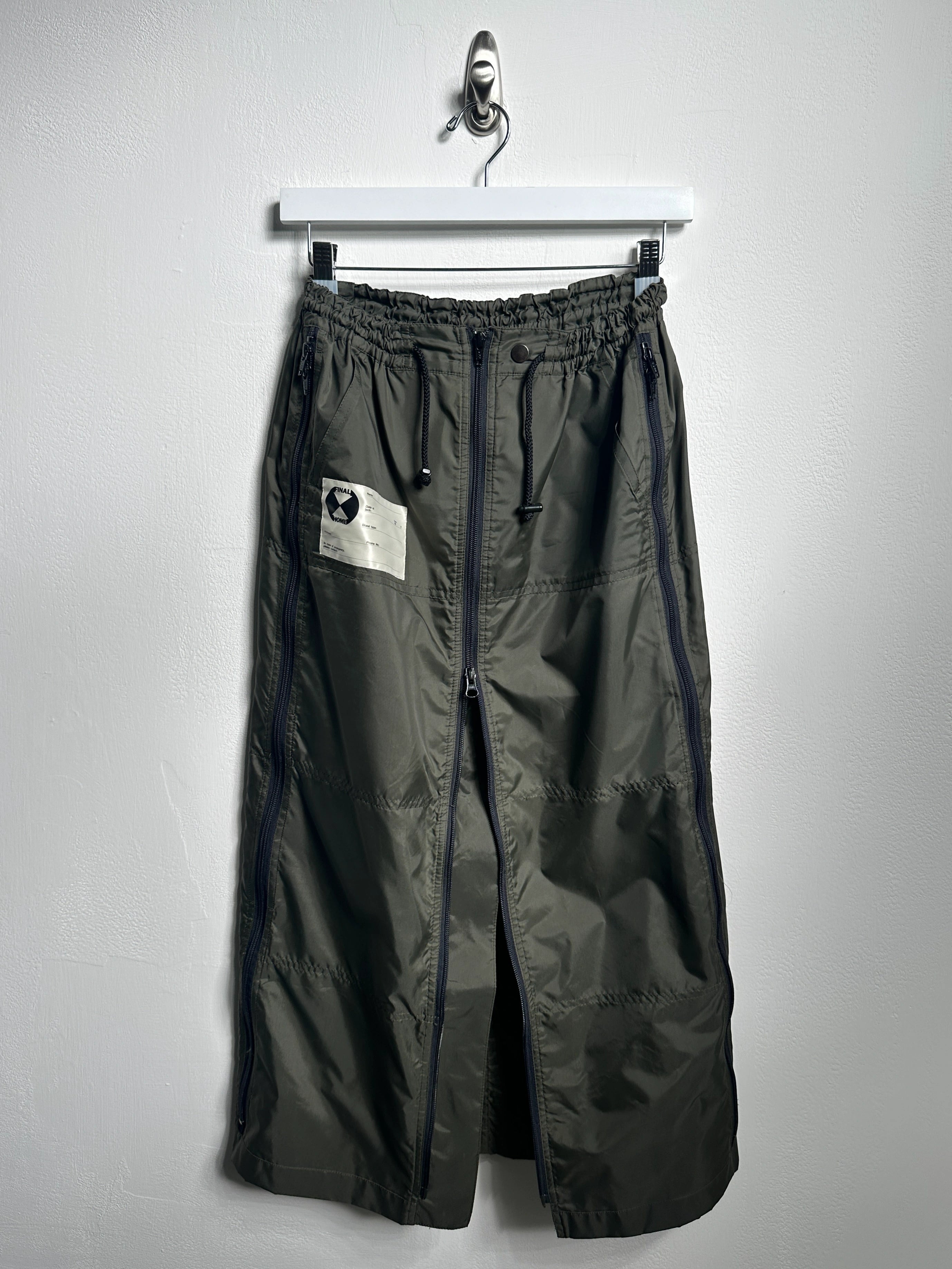 FINAL HOME - early 2000s NYLON MAXY SKIRT WITH ZIPPED SIDE POCKETS
