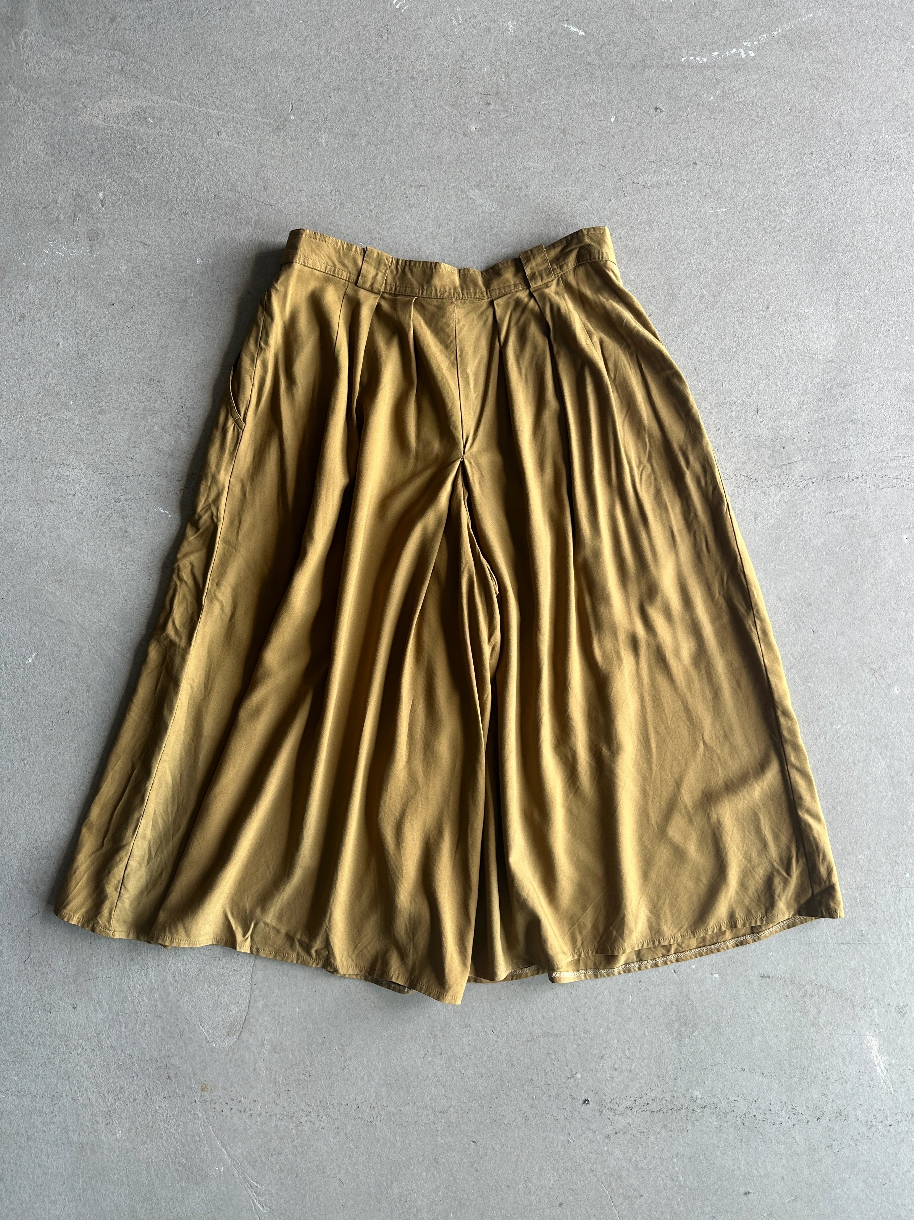 1980s HIGH WAIST PLEATED BERMUDA SHORTS