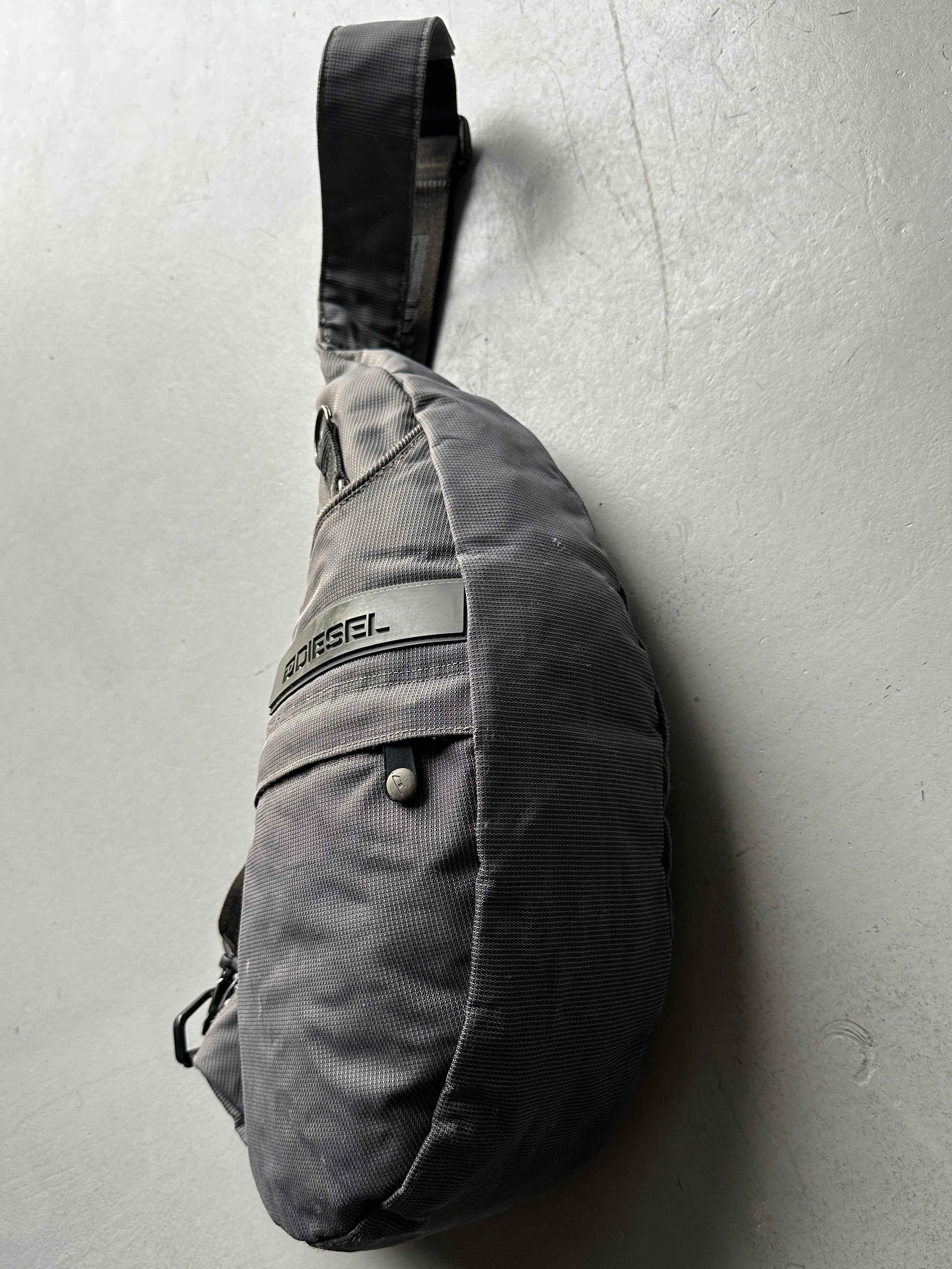DIESEL - 1990s TEXTURED SLING BAG