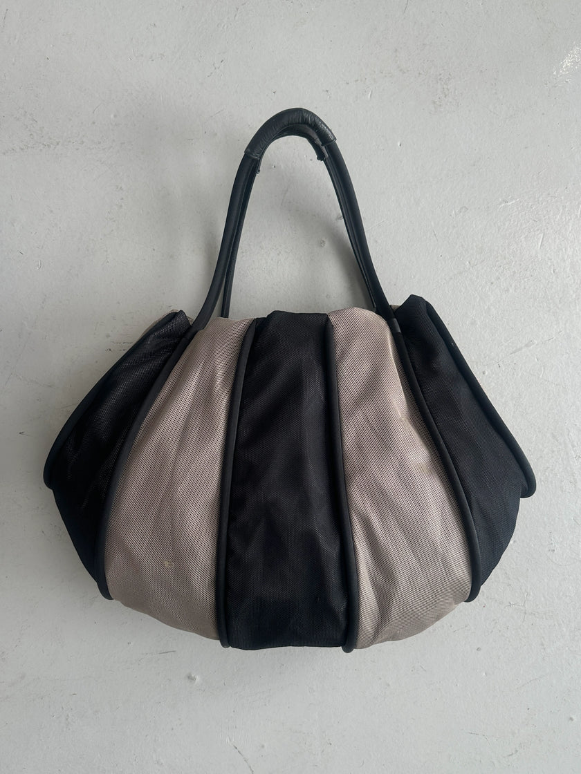 ISSEY MIYAKE PLEATS PLEASE - early 2000s MESH BALLOON TOTE BAG