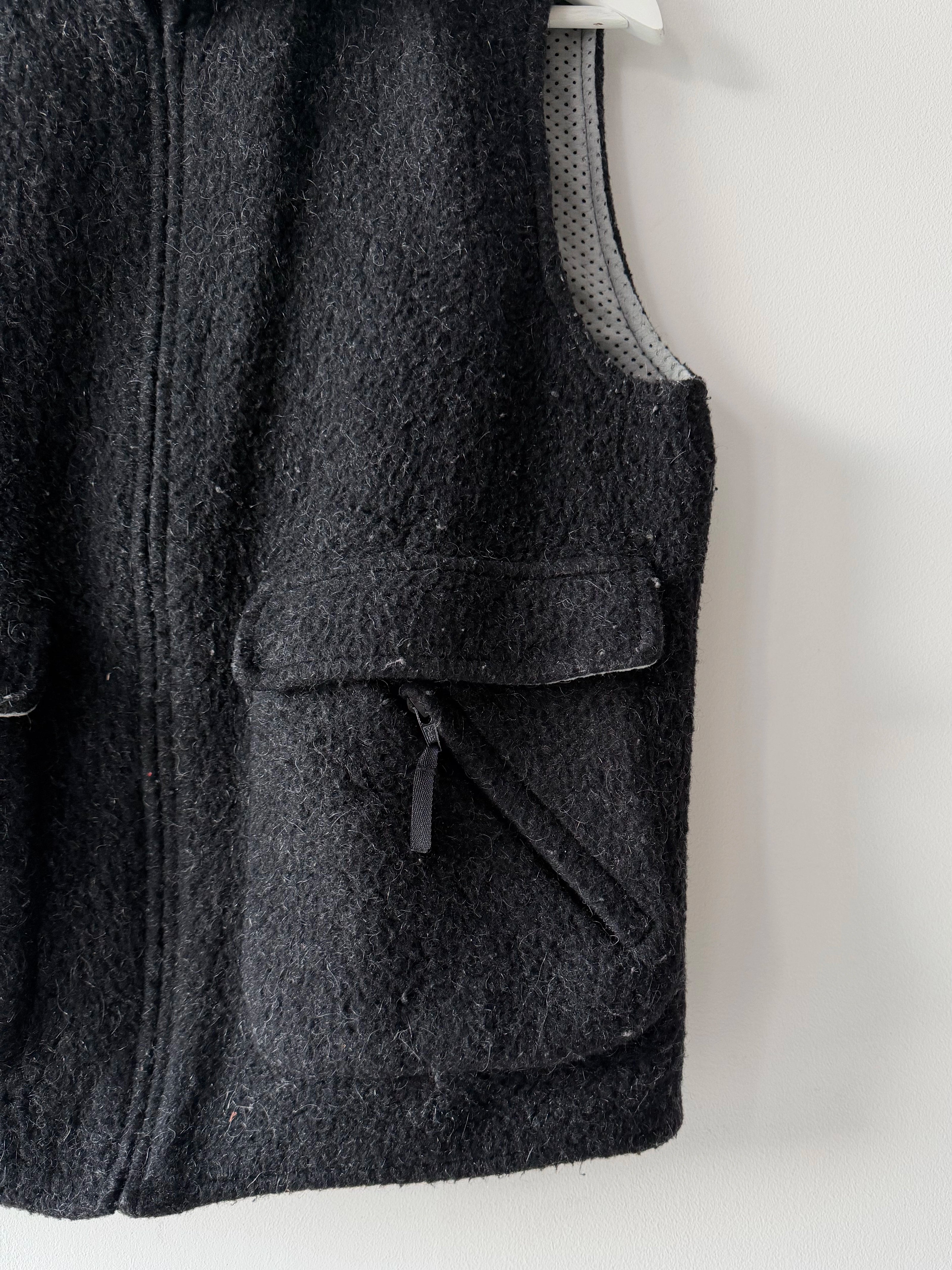 ARMANI JEANS - 1990s FUZZY HAIR ZIPPED VEST GILET