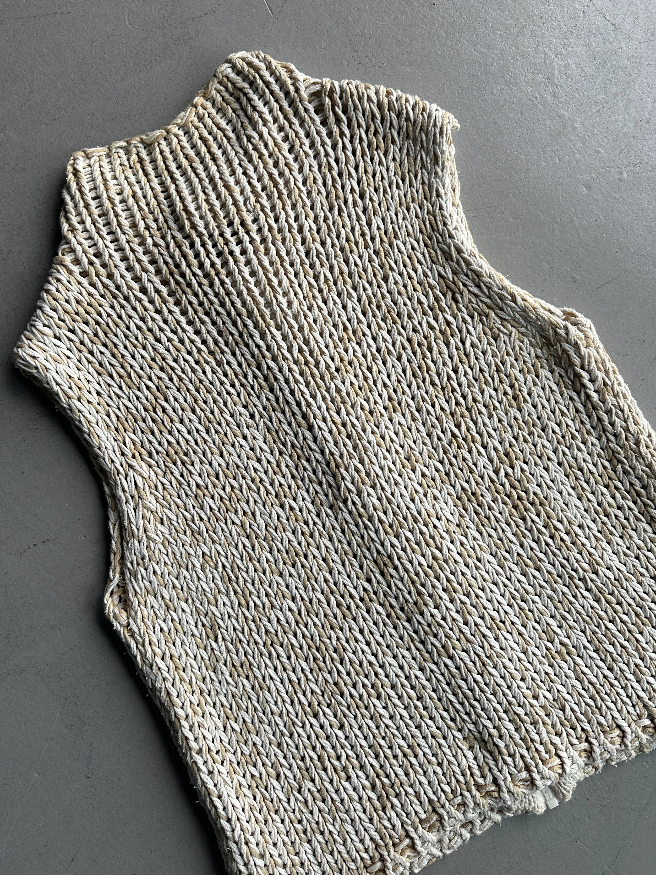 ITALIAN LABEL early 2000s KNITTED YARN ZIPPED VEST GILET