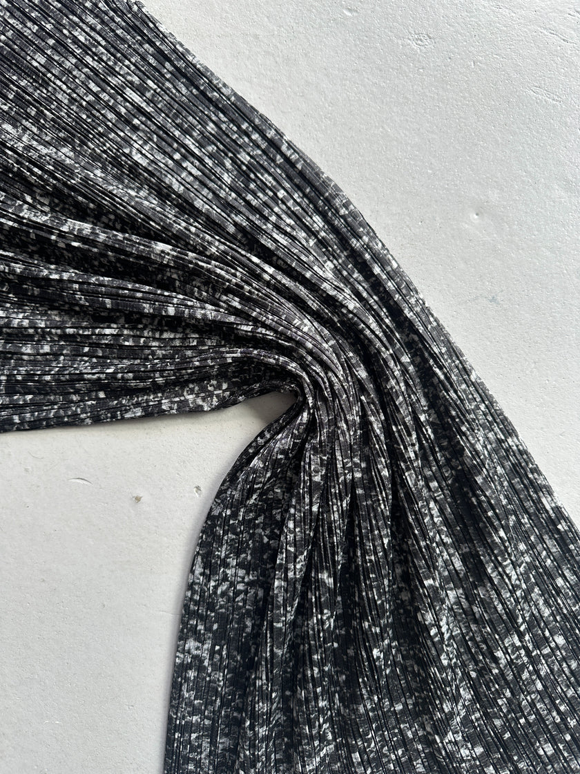 ISSEY MIYAKE PLEATS PLEASE - S/S 2008 ROUND NECK LONG VEST