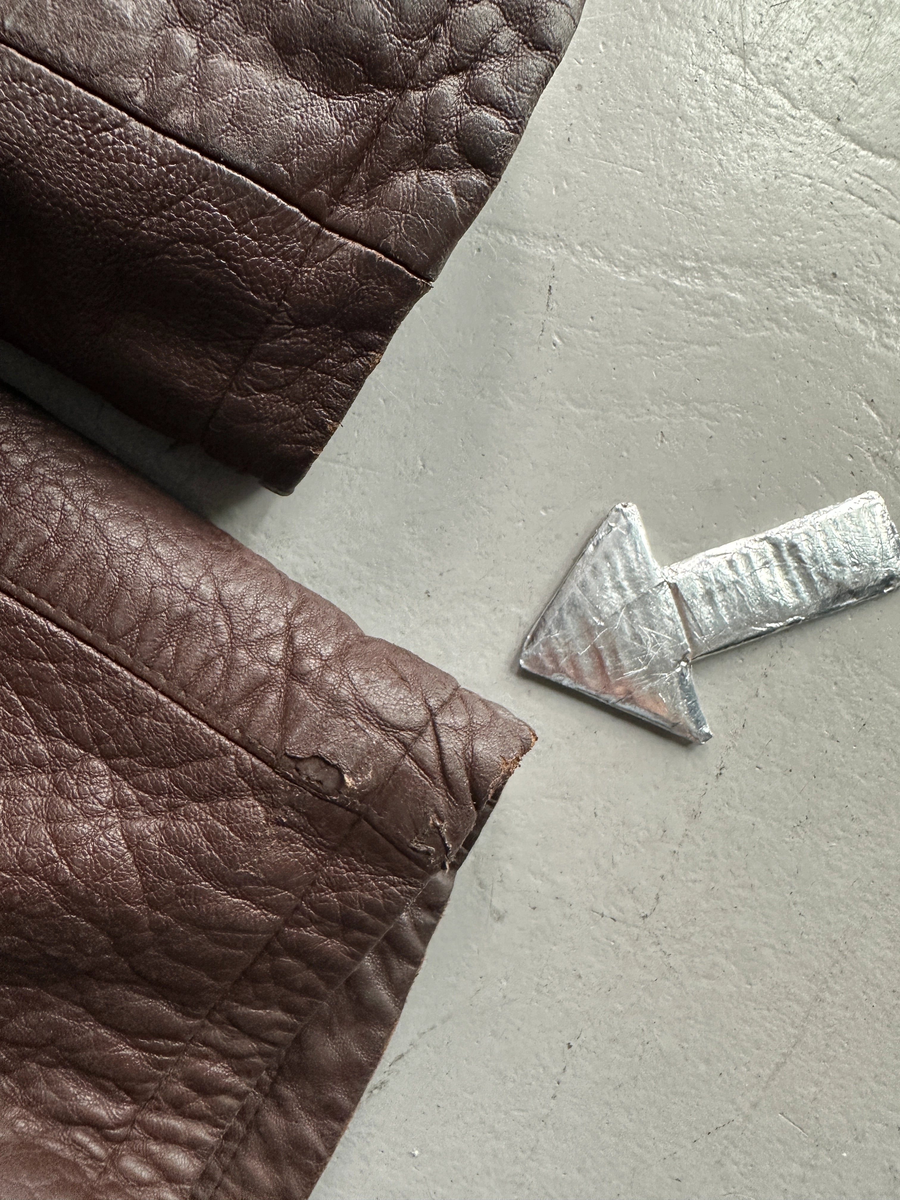 MARITHÉ + FRANÇOIS GIRBAUD X COMPAGNIE DES MONTAGNES & DES FORETS - 1980s FUR COLLAR LEATHER MIDI JACKET WITH METAL HOOKS FRONT CLOSURE