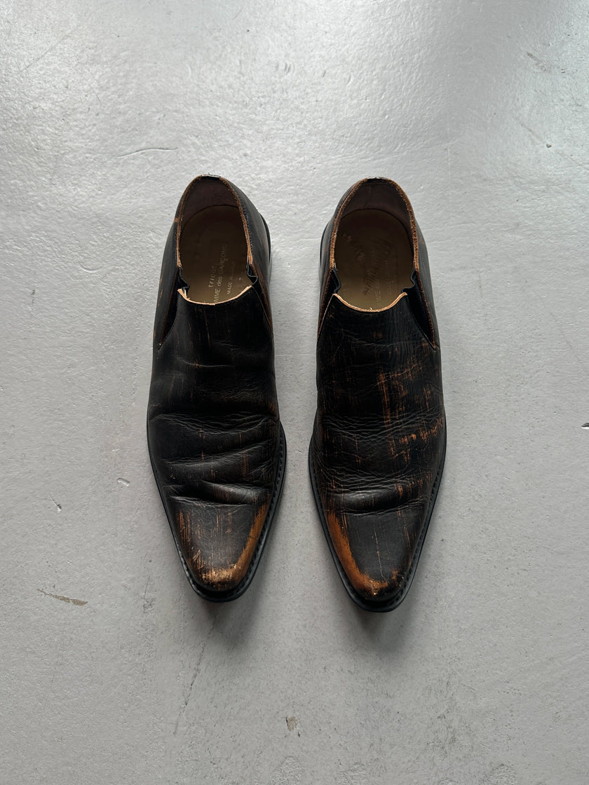 COMME DES GARÇONS - 1990s DISTRESSED LEATHER POINTED SLIP ON SHOES