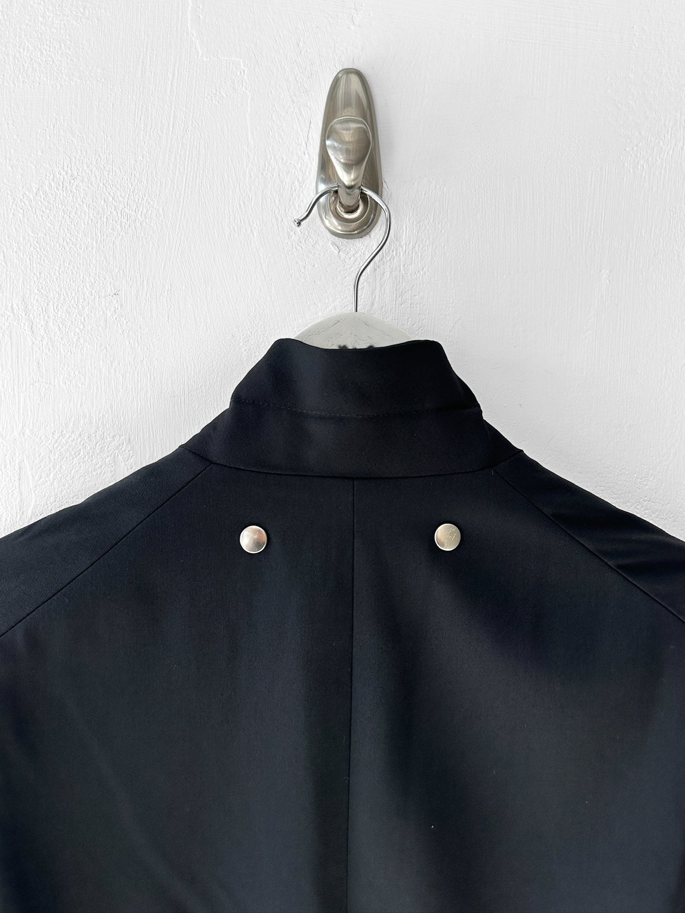 COMME DES GARÇONS TRICOT - F/W 2019 CROP FIT BLAZER WITH STUD DETAILS