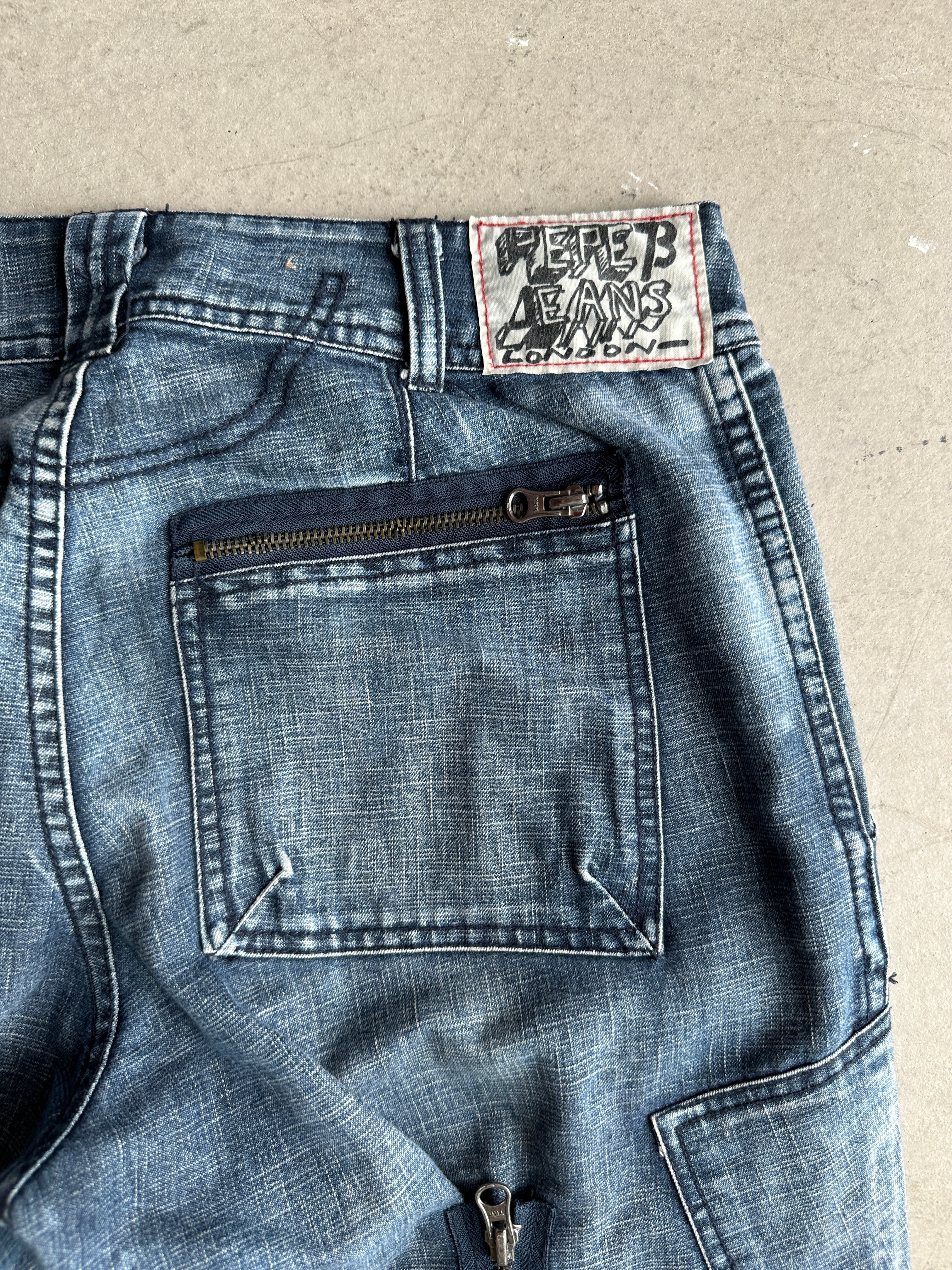 2000s MEN'S WIDE LEG CARGO JEANS