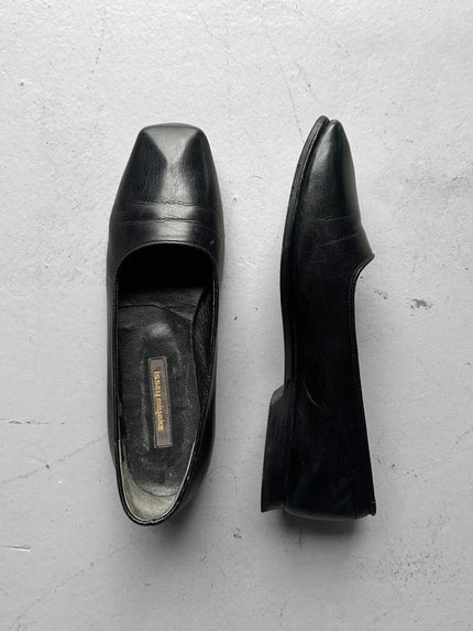 ISSEY MIYAKE - 1980s SCULPTURAL SQUARE TOE LOAFERS