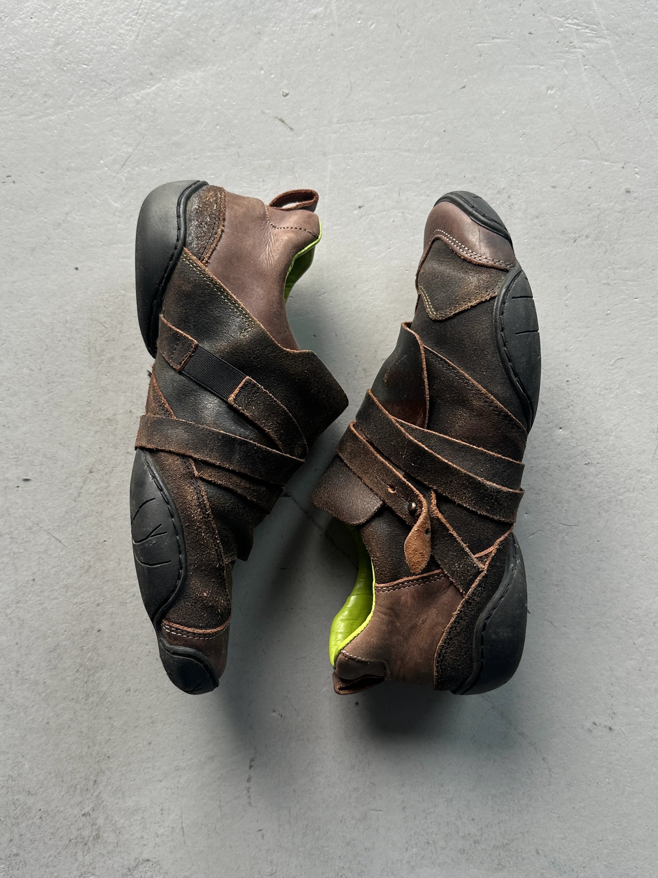 MARITHÉ + FRANÇOIS GIRBAUD - early 2000s ROUND TOE BONDAGE LEATHER SNEAKERS