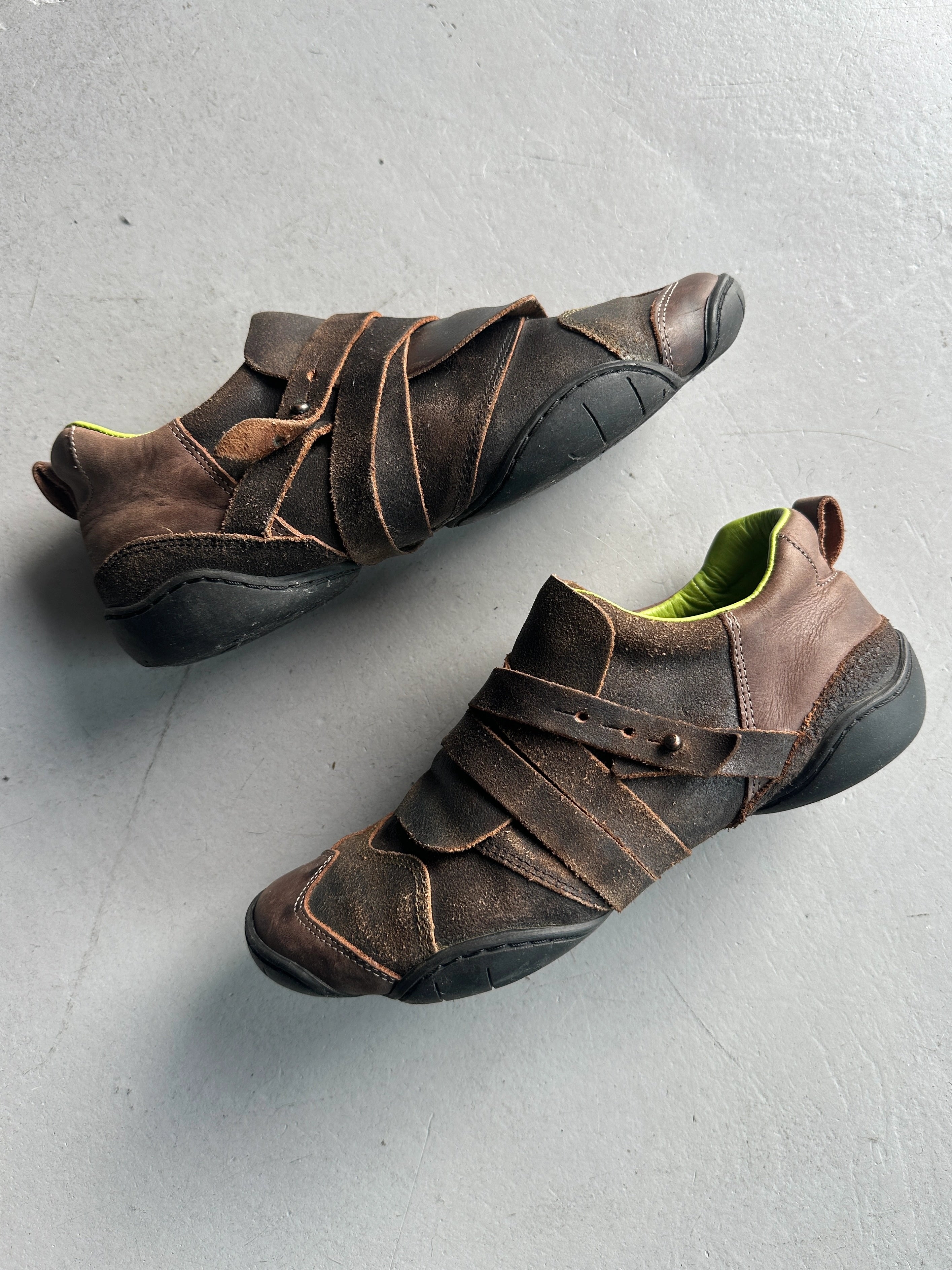 MARITHÉ + FRANÇOIS GIRBAUD - early 2000s ROUND TOE BONDAGE LEATHER SNEAKERS