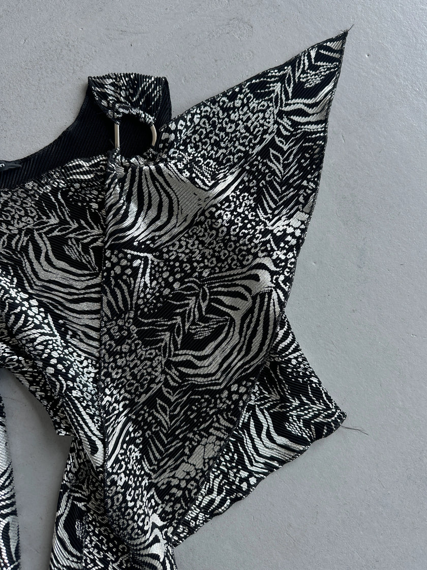 1990s ASYMMETRICAL TOP WITH FLOWING SLEEVE