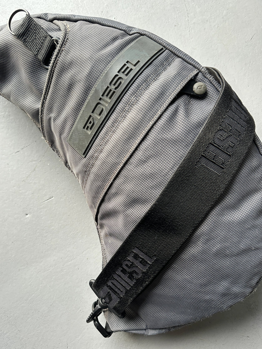 DIESEL - 1990s TEXTURED SLING BAG