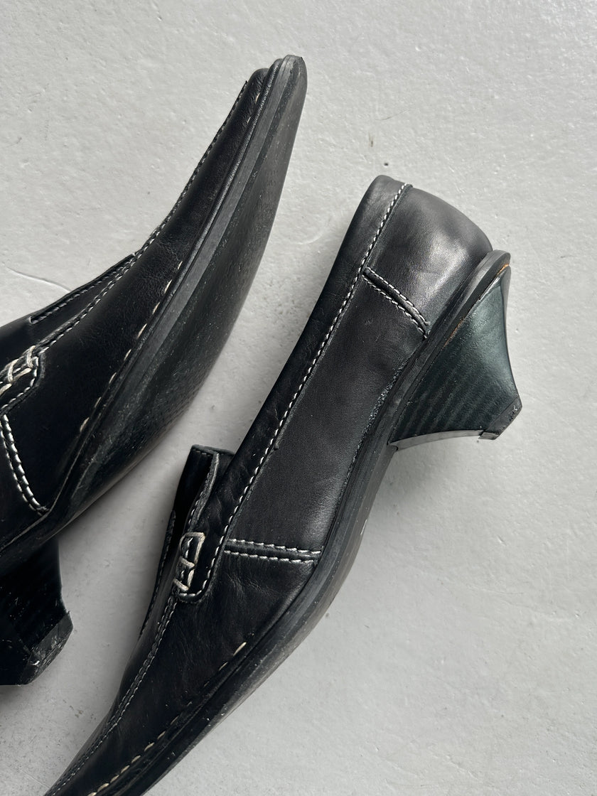 1990s KITTEN HEELS SLIP ON SHOES