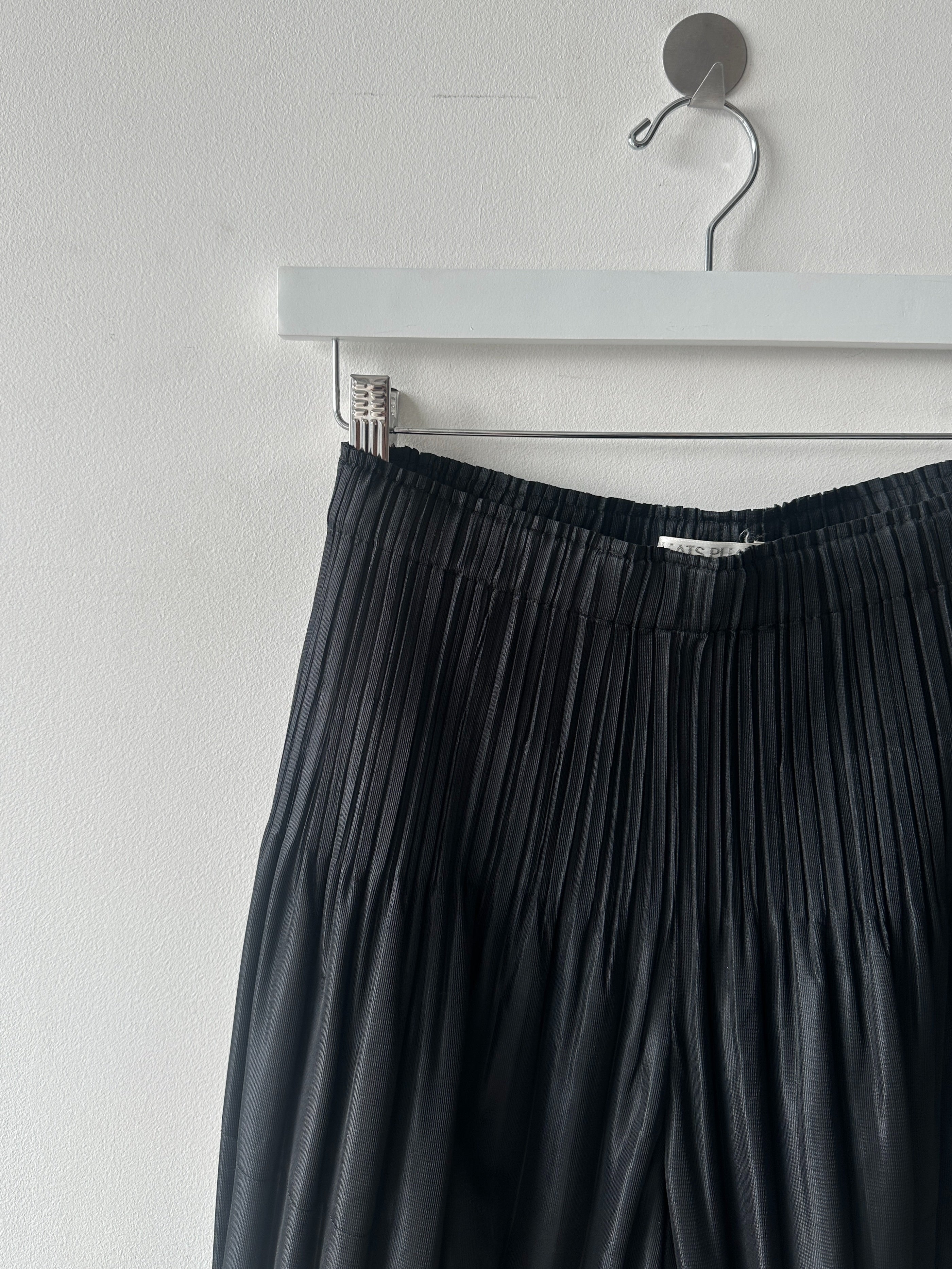 ISSEY MIYAKE PLEATS PLEASE - S/S 2015 SEMI TRANSPARENT LEGS CROPPED PANTS