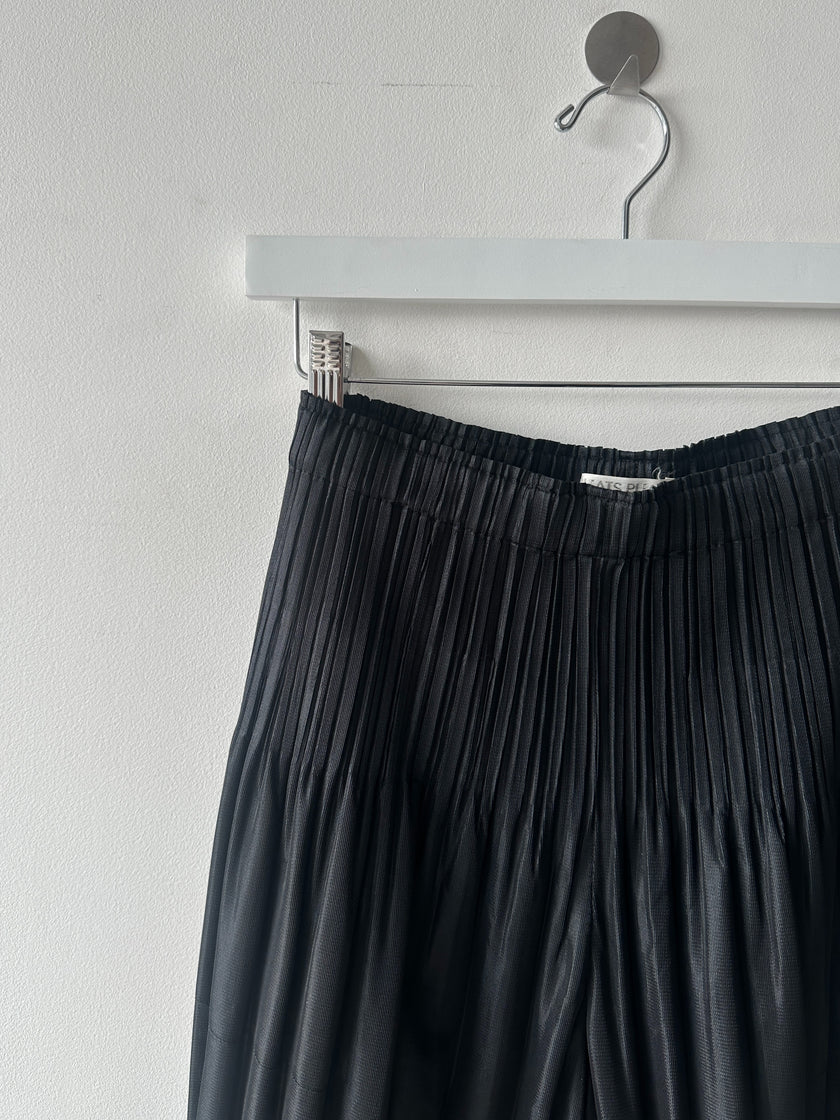 ISSEY MIYAKE PLEATS PLEASE - S/S 2015 SEMI TRANSPARENT LEGS CROPPED PANTS