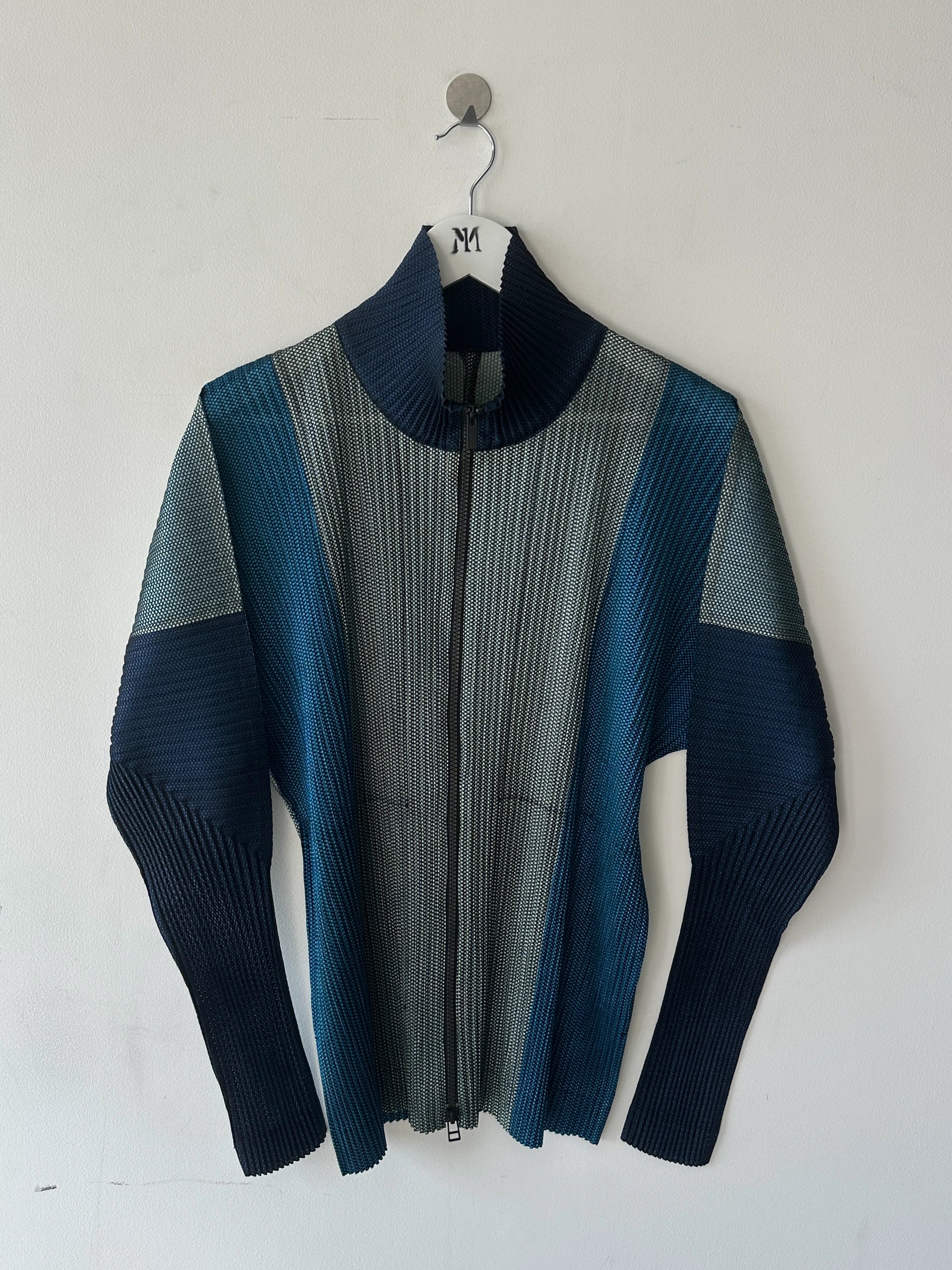 ISSEY MIYAKE - A/W 2013 PLEATED ZIPPED LONG SLEEVE TOP